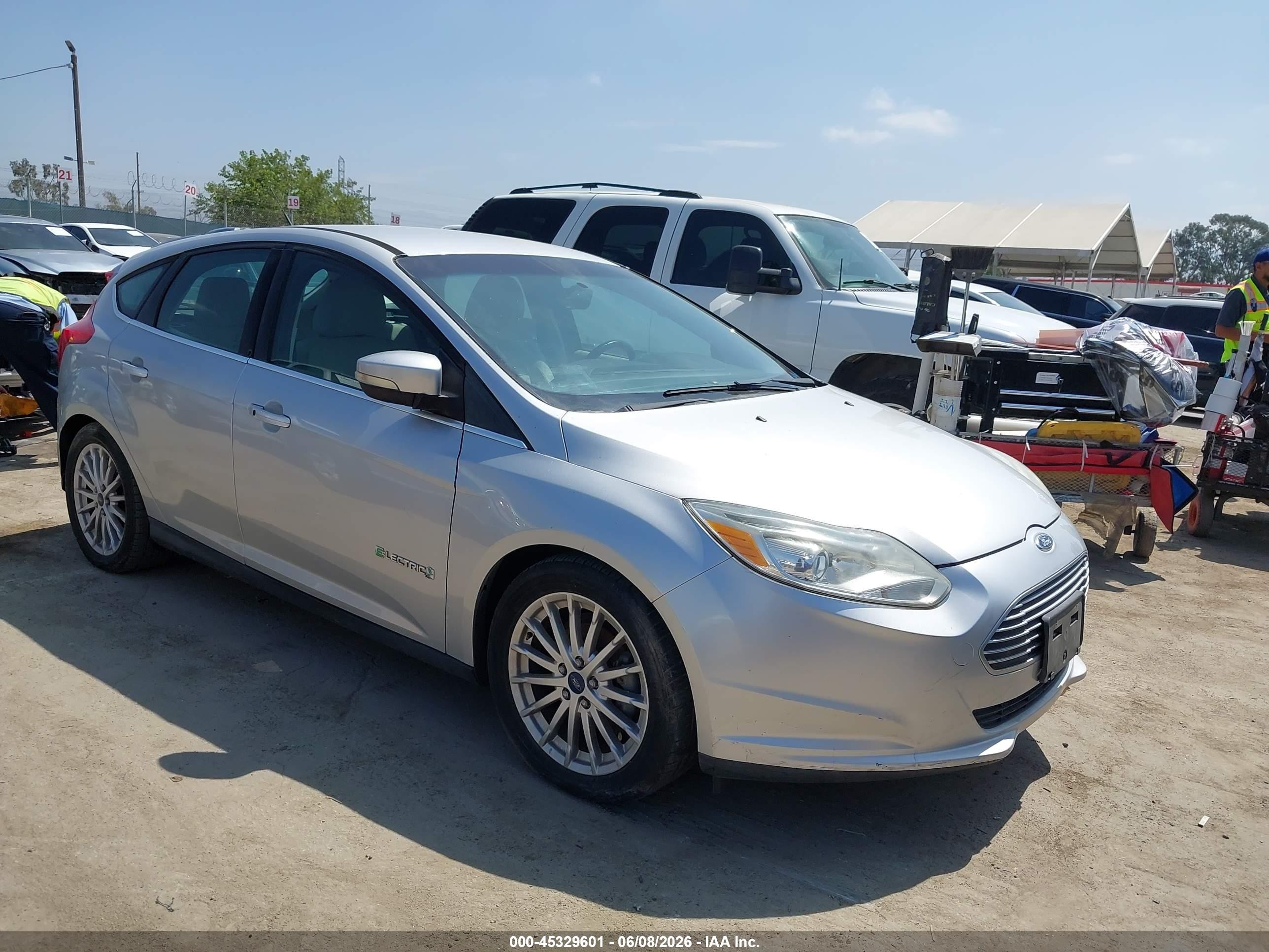 2014 Ford Focus Electric, VIN 1FADP3R45EL249653 — Normal wear