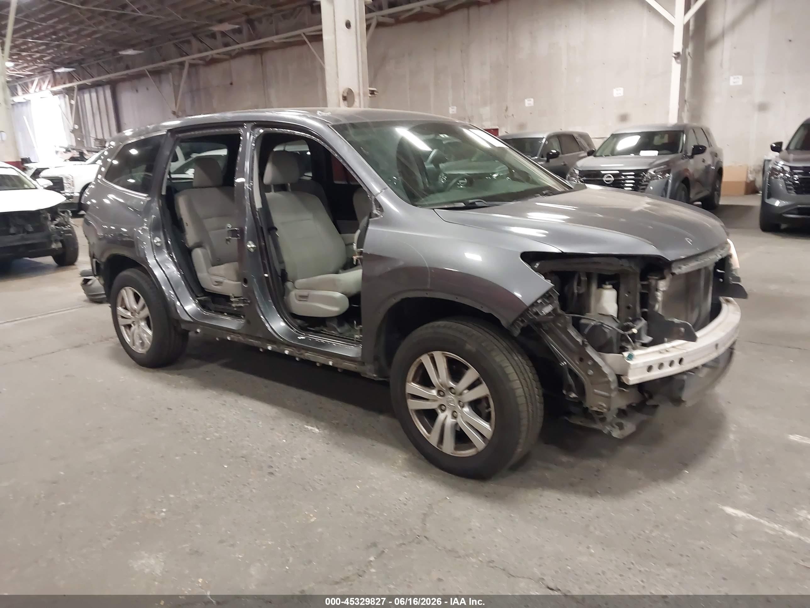 2017 Honda Pilot LX, VIN 5FNYF5H11HB007922 — Side