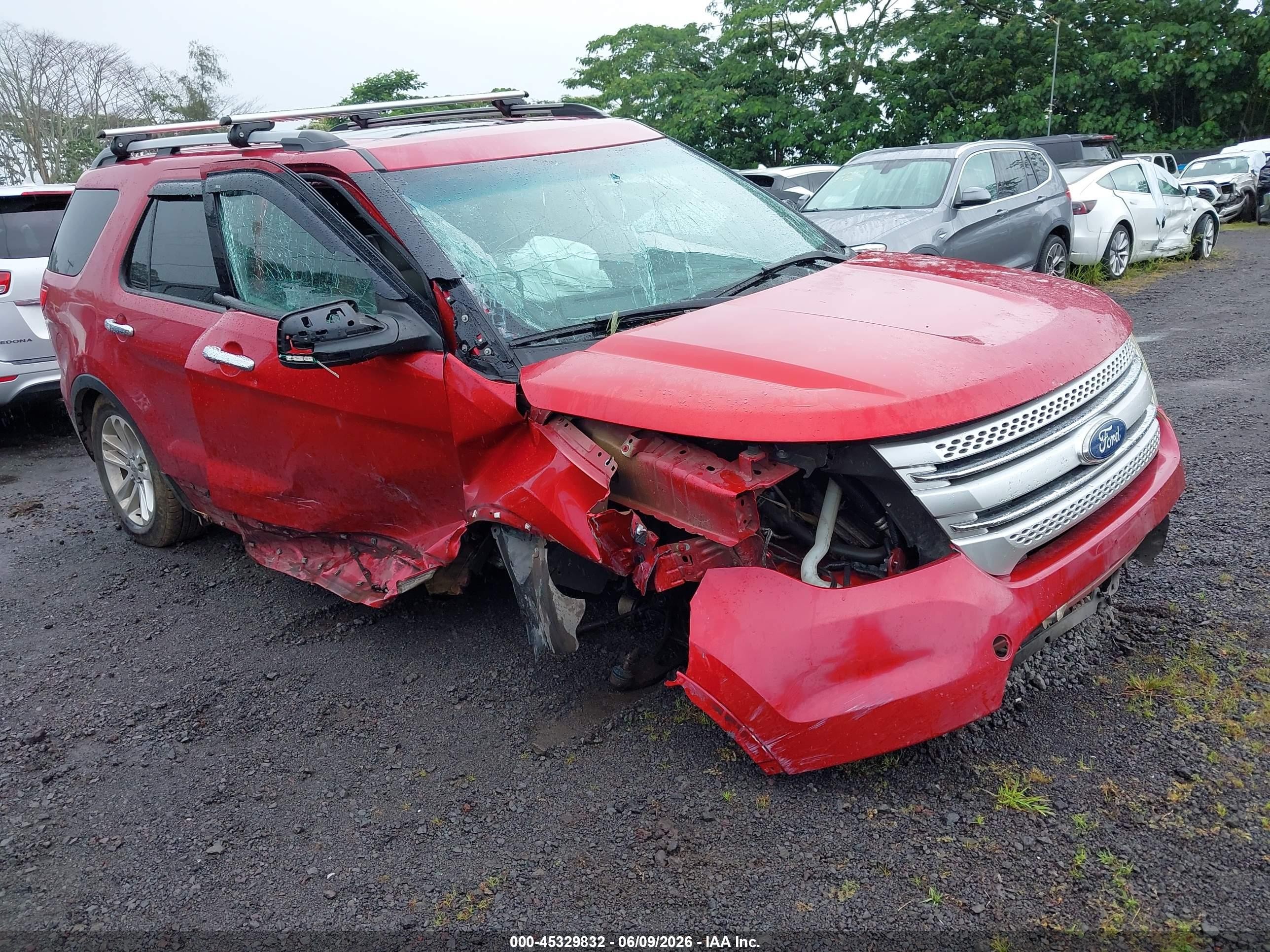 2011 Ford Explorer XLT, VIN 1FMHK7D88BGA35994 — По всему кузову