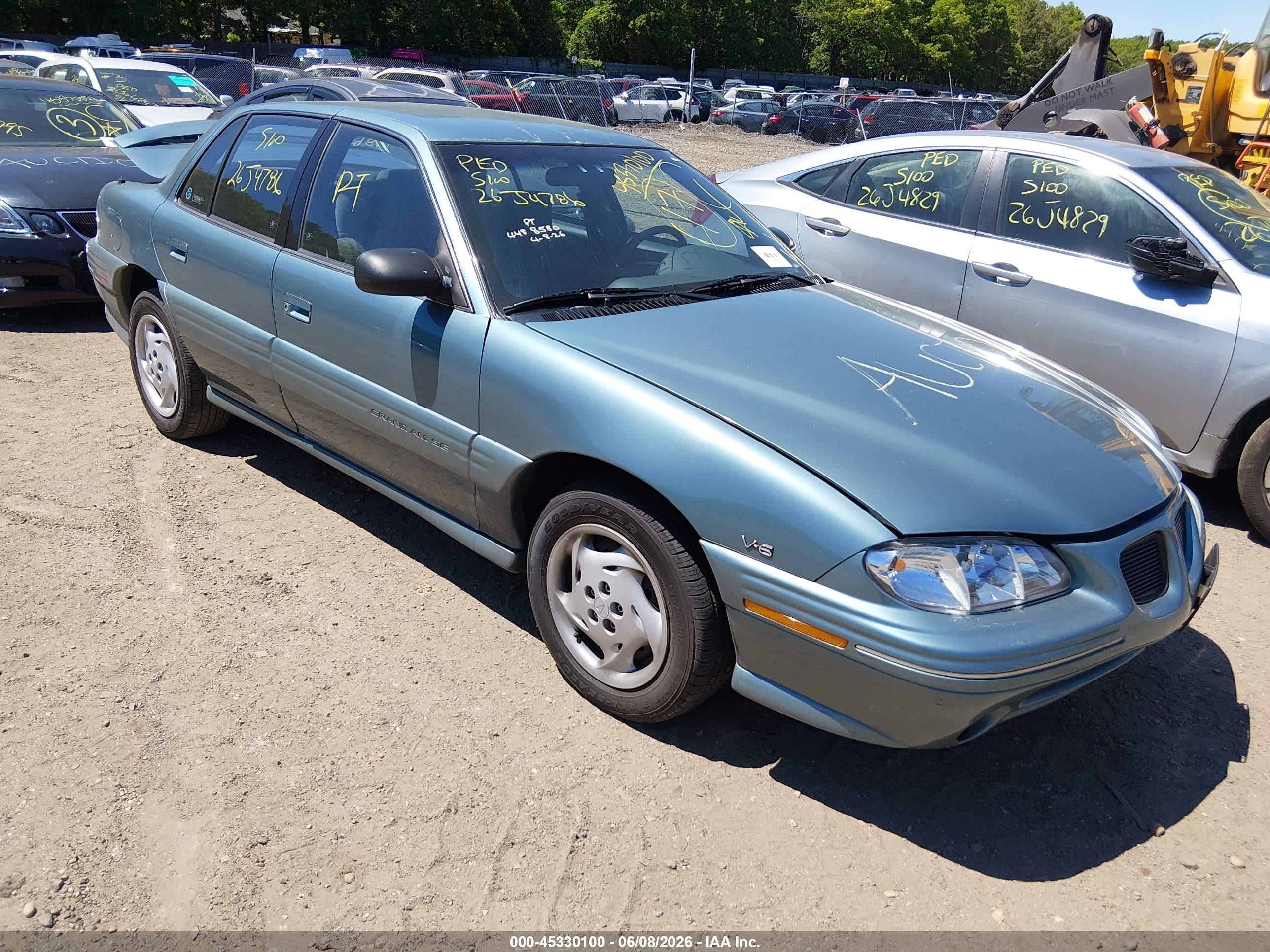 1997 Pontiac Grand Am SE, VIN 1G2NE52M5VM552974 — Rear end