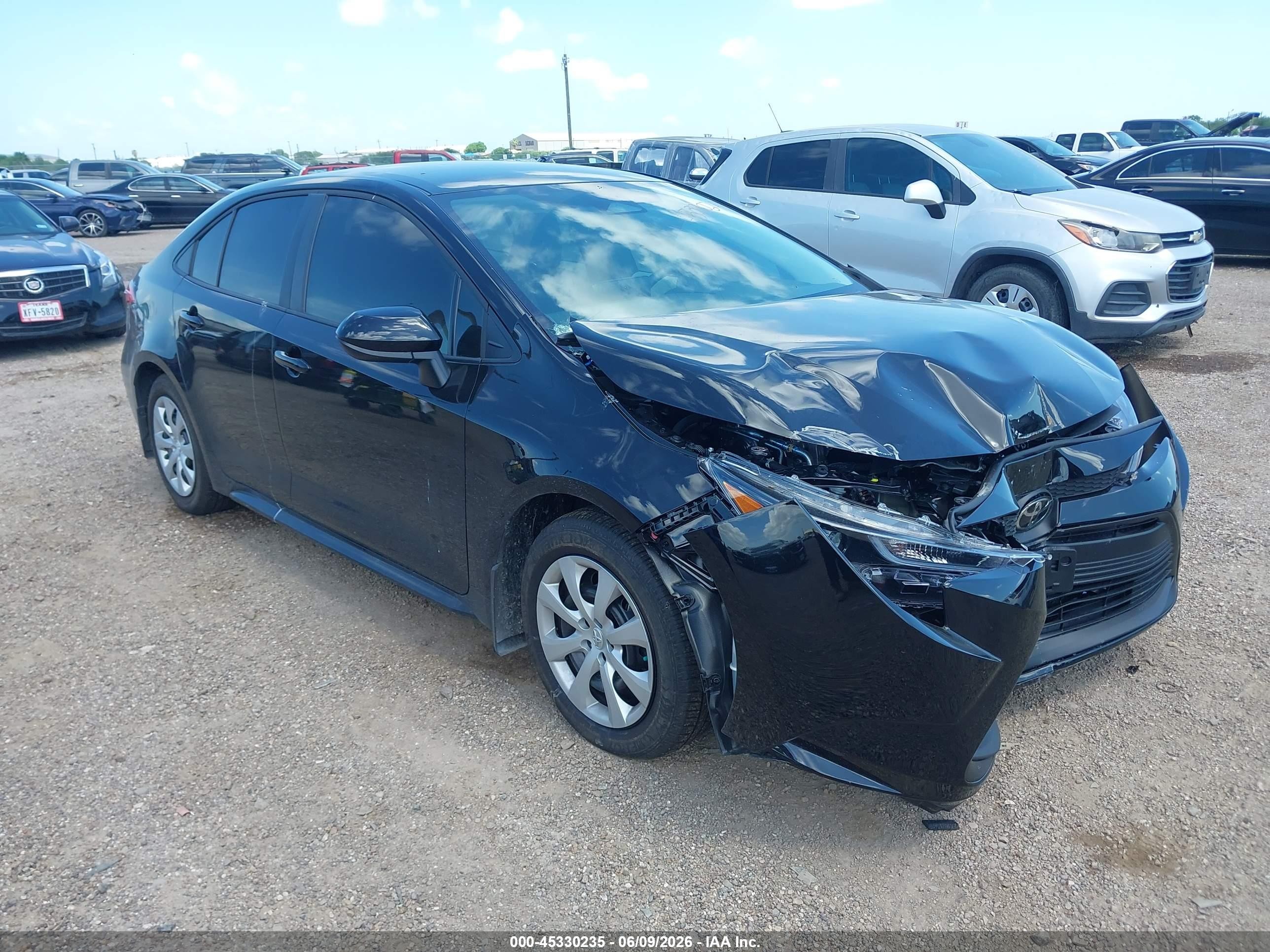 2026 Toyota Corolla LE, VIN 5YFB4MDE7TP463614 — Front end