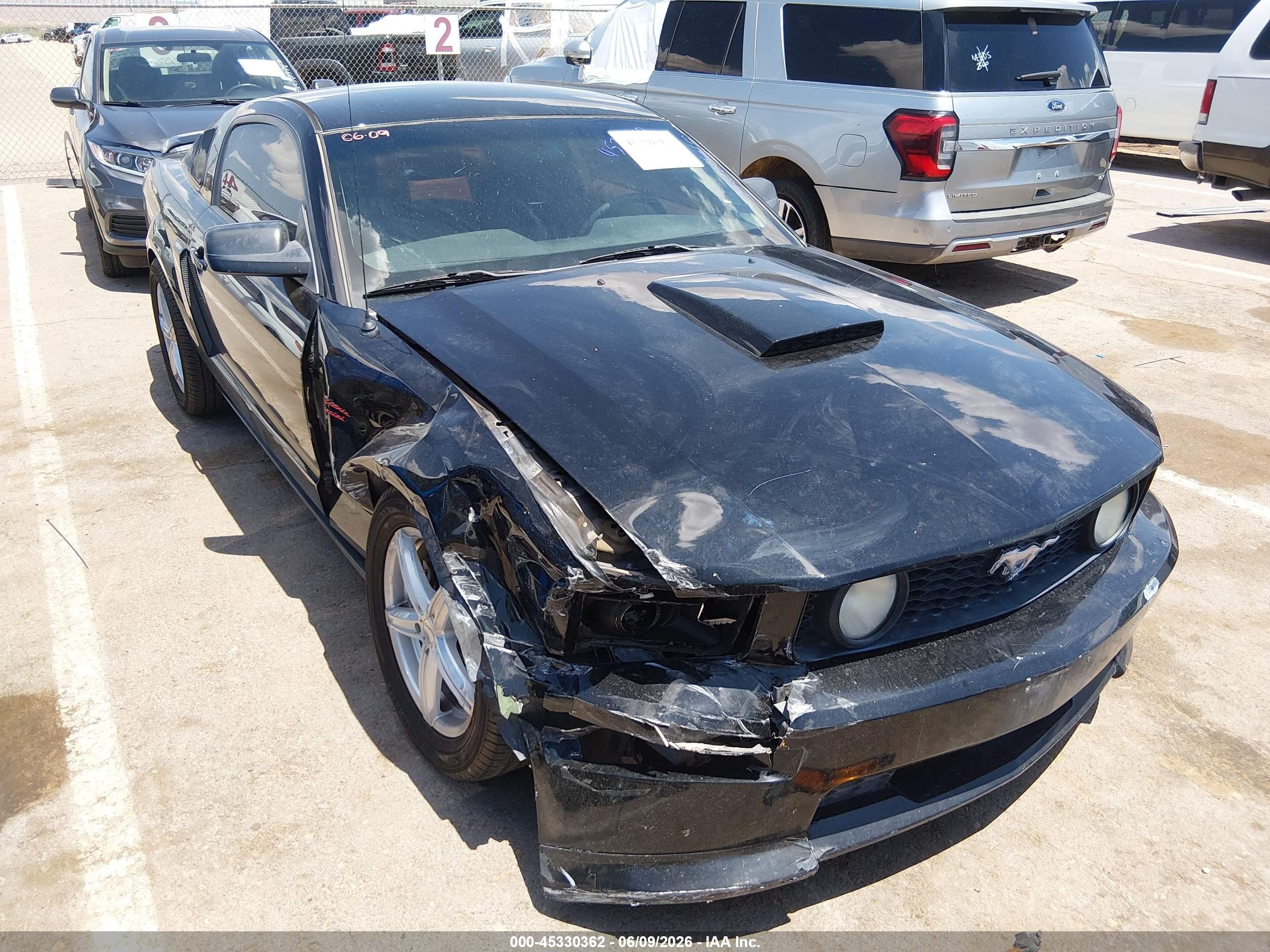 2008 Ford Mustang GT Deluxe, VIN 1ZVHT82H885126131 — Front end