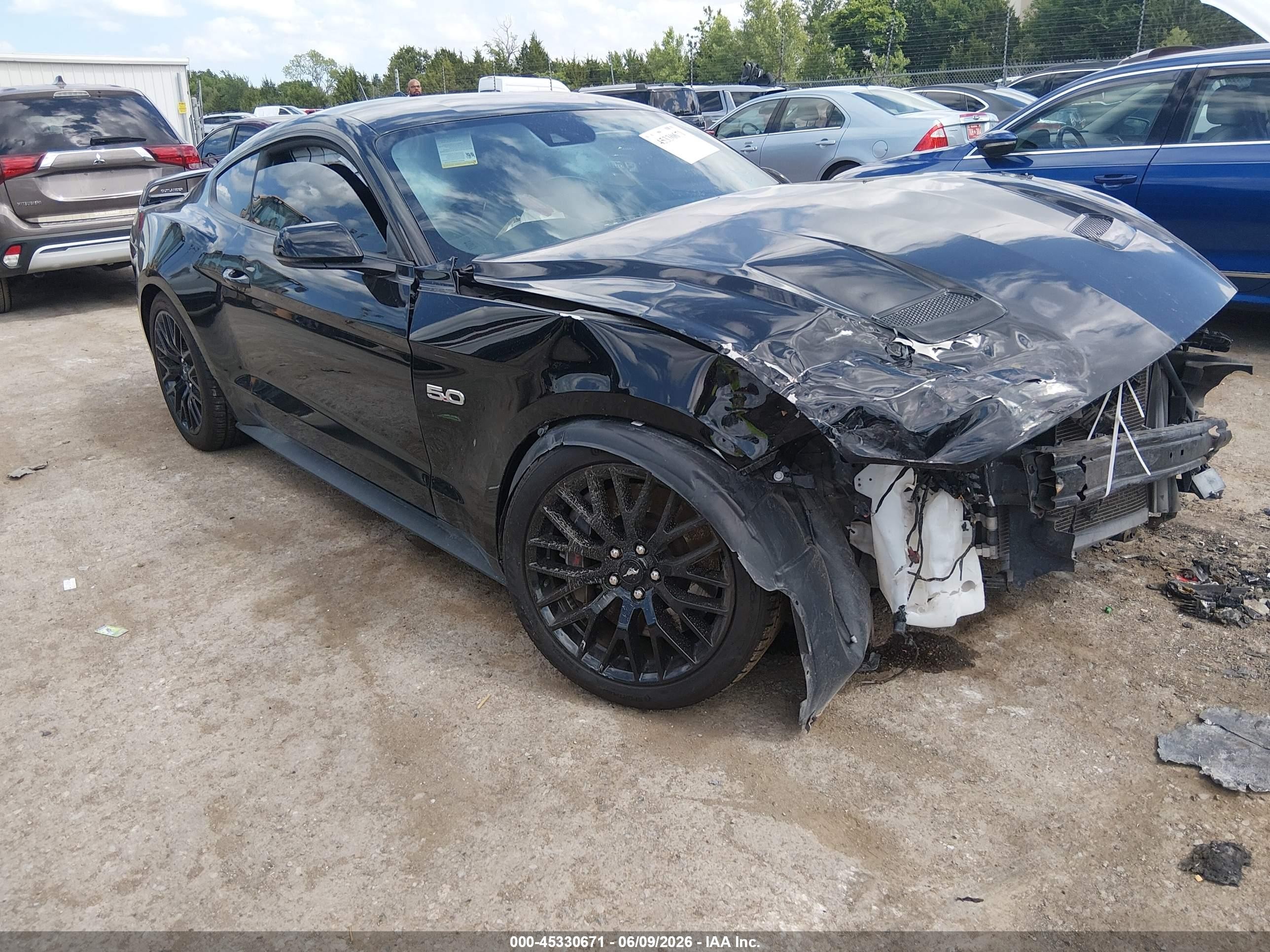 2022 Ford Mustang GT Premium, VIN 1FA6P8CF4N5111381 — Front end
