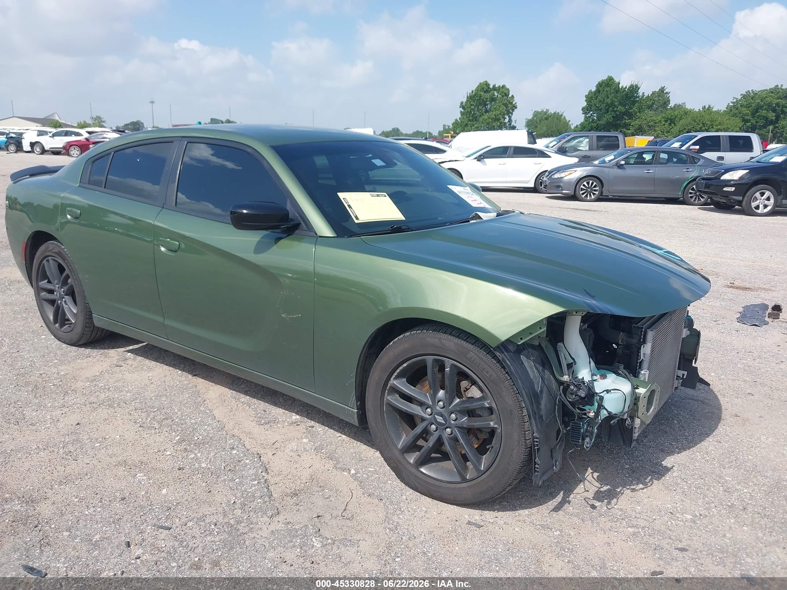 2019 Dodge Charger SXT, VIN 2C3CDXJGXKH743273 — Front end