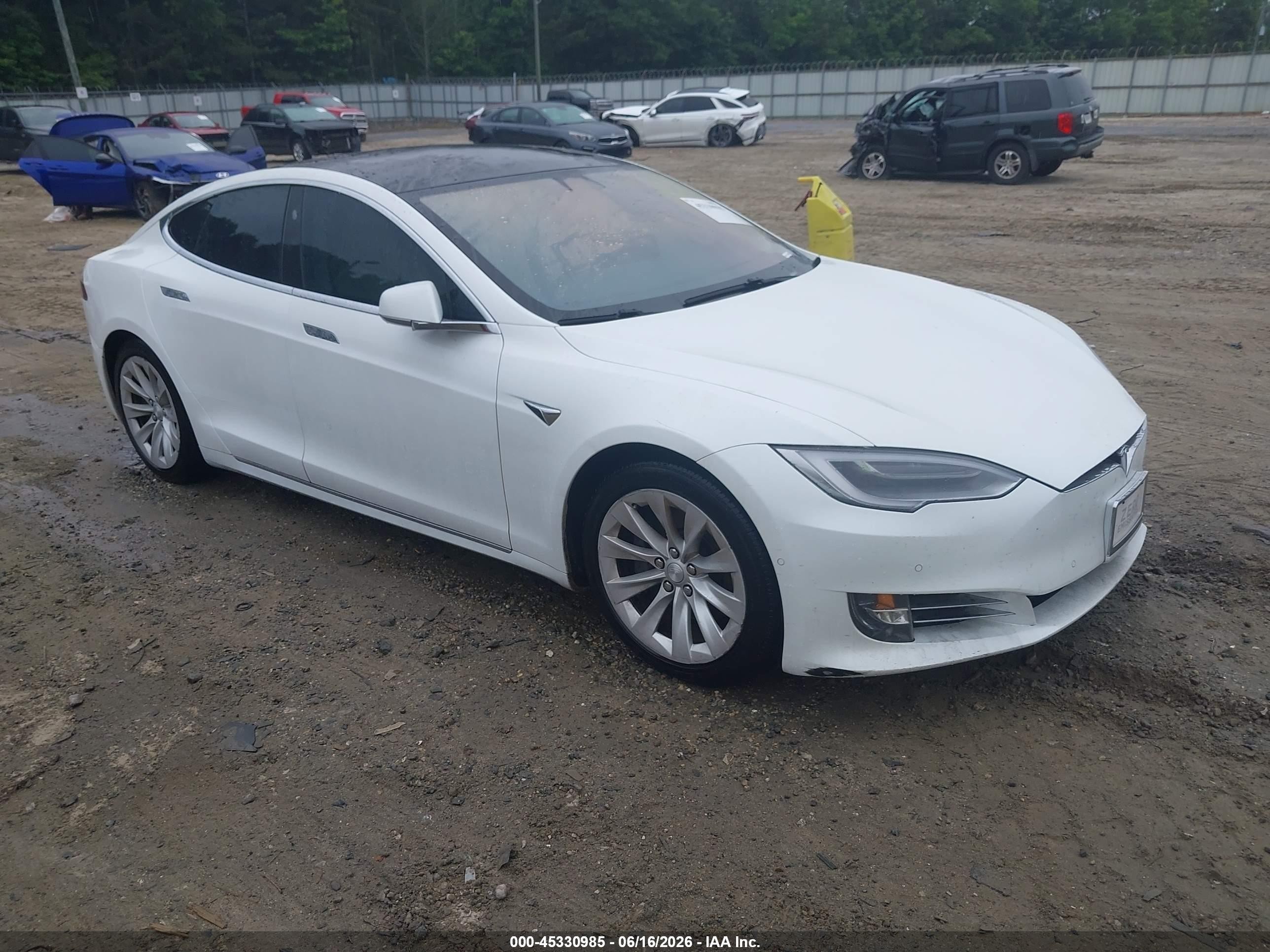 2018 Tesla Model S 75D, VIN 5YJSA1E2XJF240102 — Normal wear