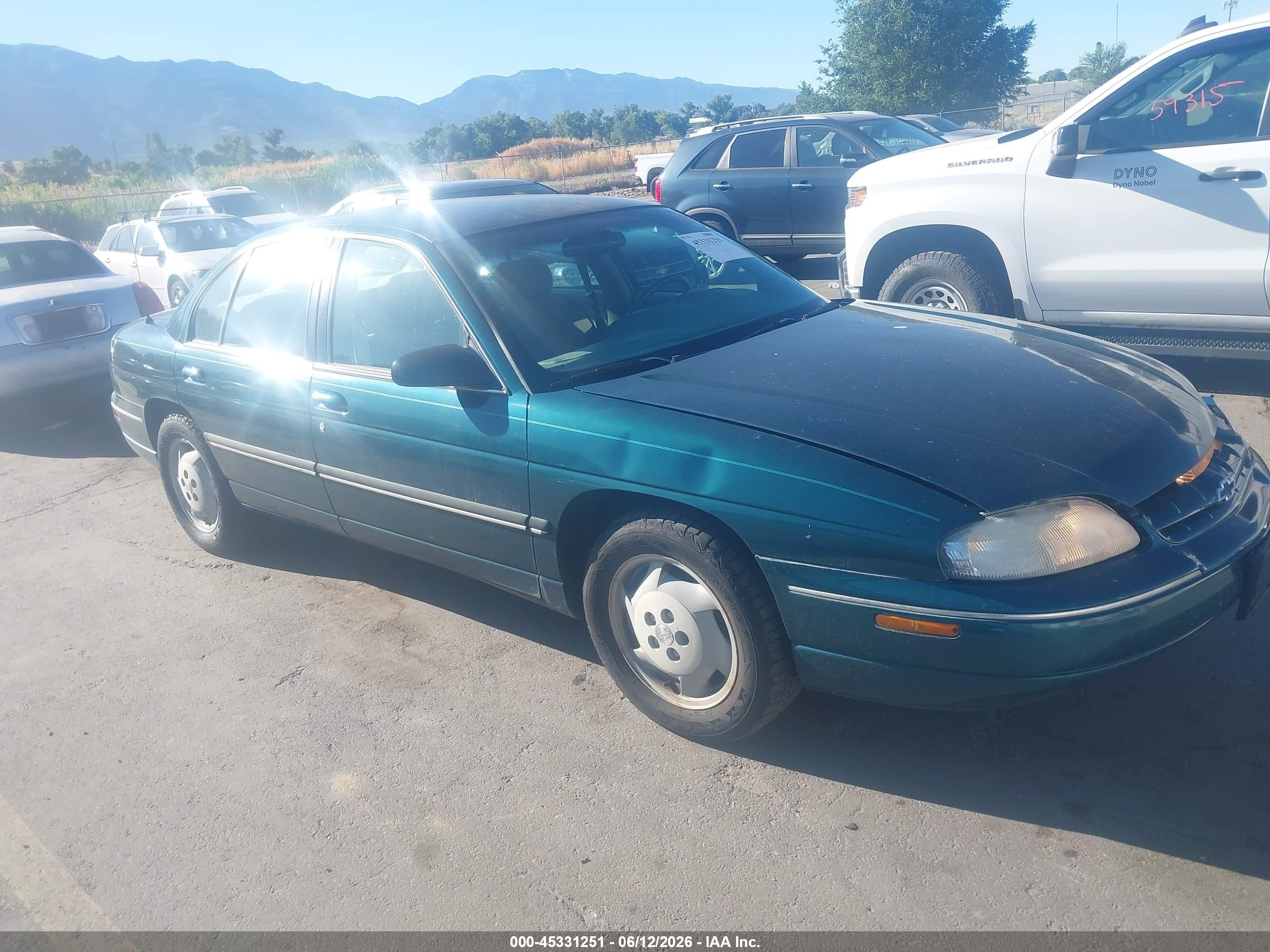 1999 Chevrolet Lumina LS, VIN 2G1WL52M8X9207744 — Front end
