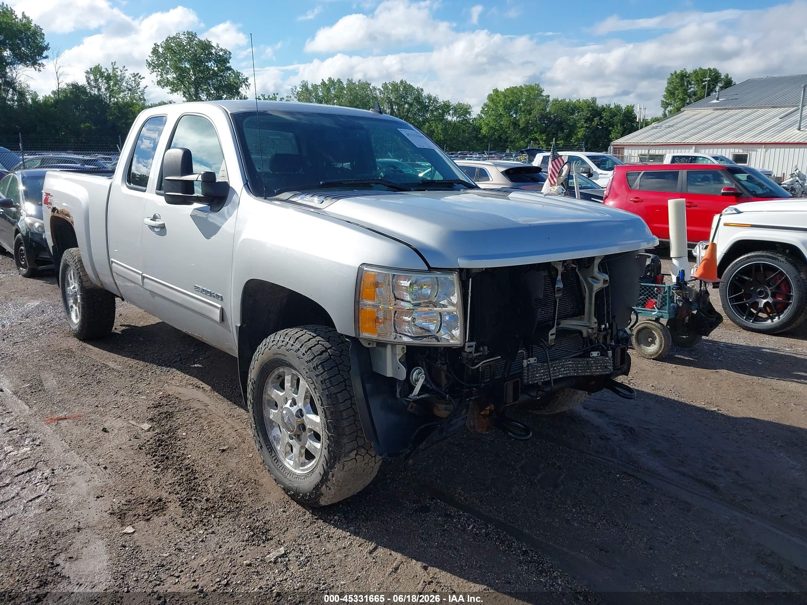 2013 Chevrolet Silverado 2500HD LT, VIN 1GC2KXCGXDZ412335 — По всему кузову