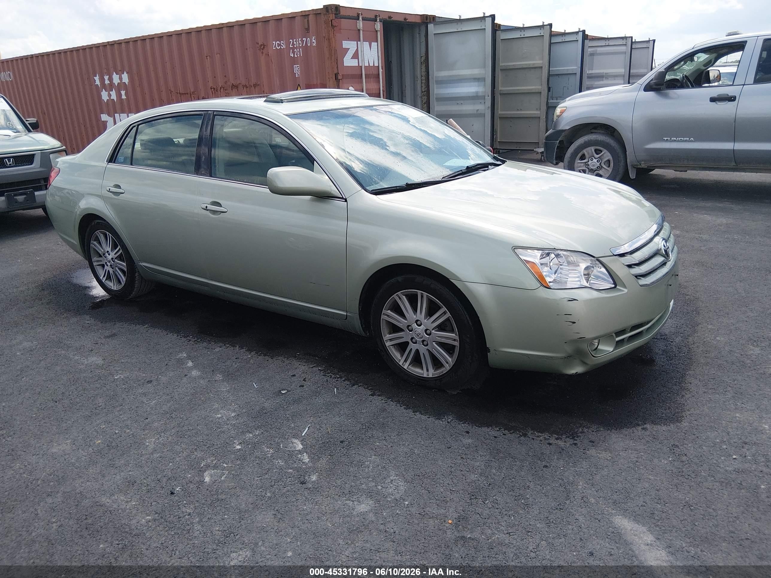 2006 Toyota Avalon Limited, VIN 4T1BK36B86U090024 — Front end