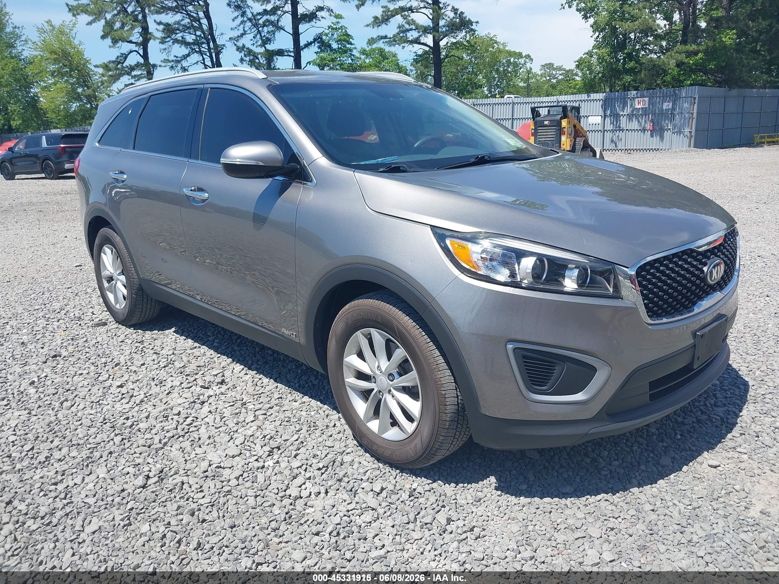 2017 Kia Sorento LX, VIN 5XYPGDA36HG216869 — Normal wear