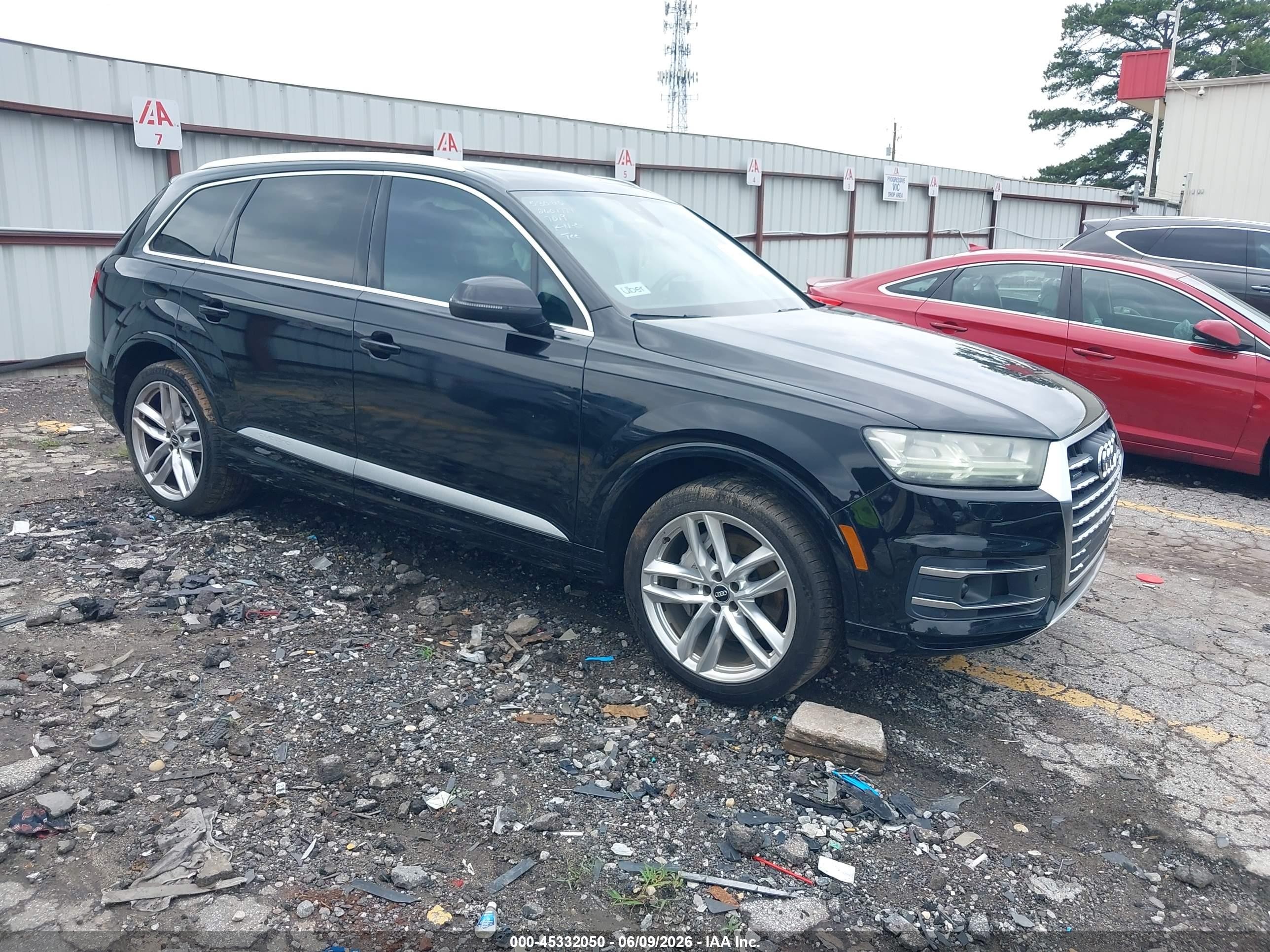 2018 Audi Q7 Prestige, VIN WA1VAAF79JD027019 — Side