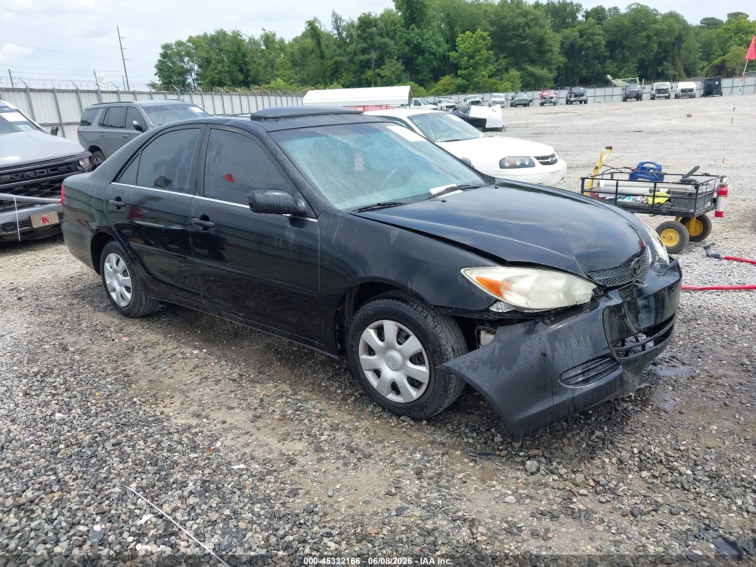 2002 Toyota Camry LE, VIN 4T1BE32K22U005105 — Auction photo 1 of 5