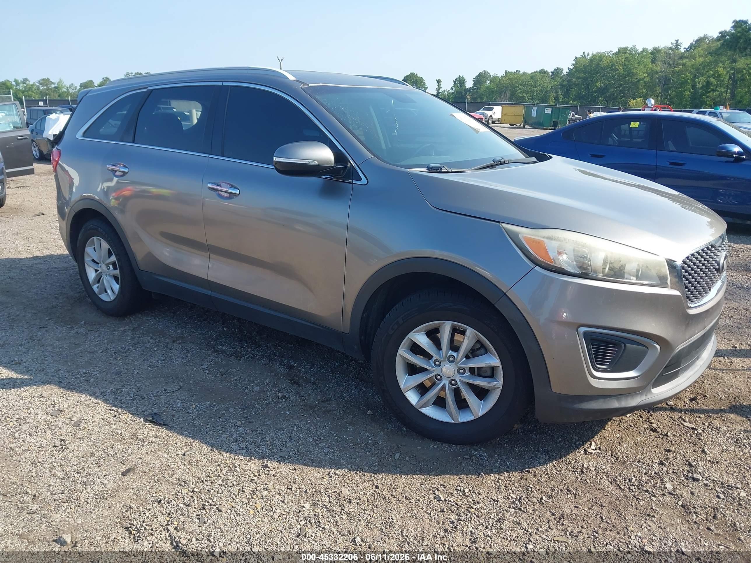 2017 Kia Sorento LX, VIN 5XYPGDA35HG293846 — Rear end