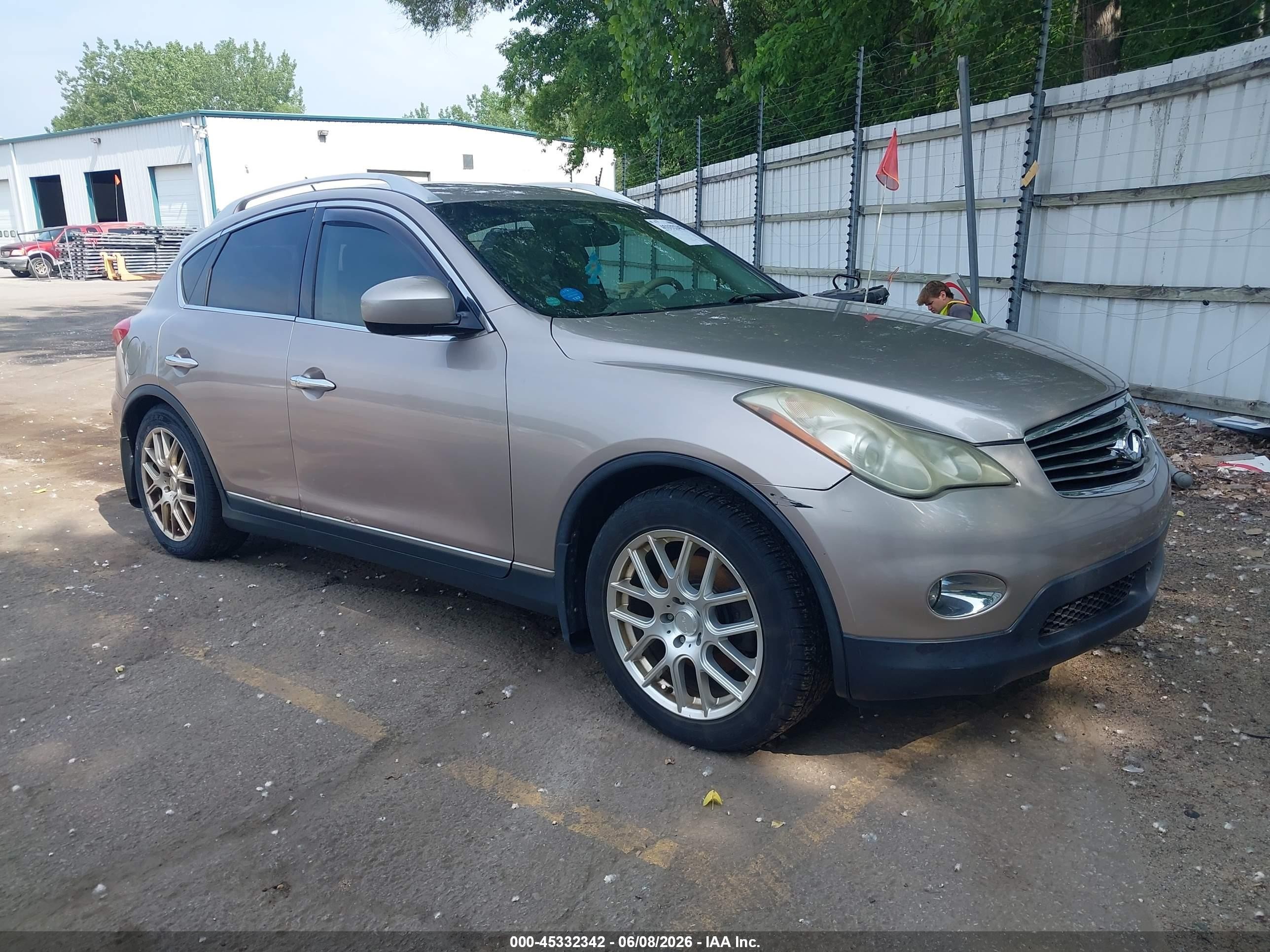 2009 Infiniti EX Journey, VIN JNKAJ09F19M950428 — Normal wear