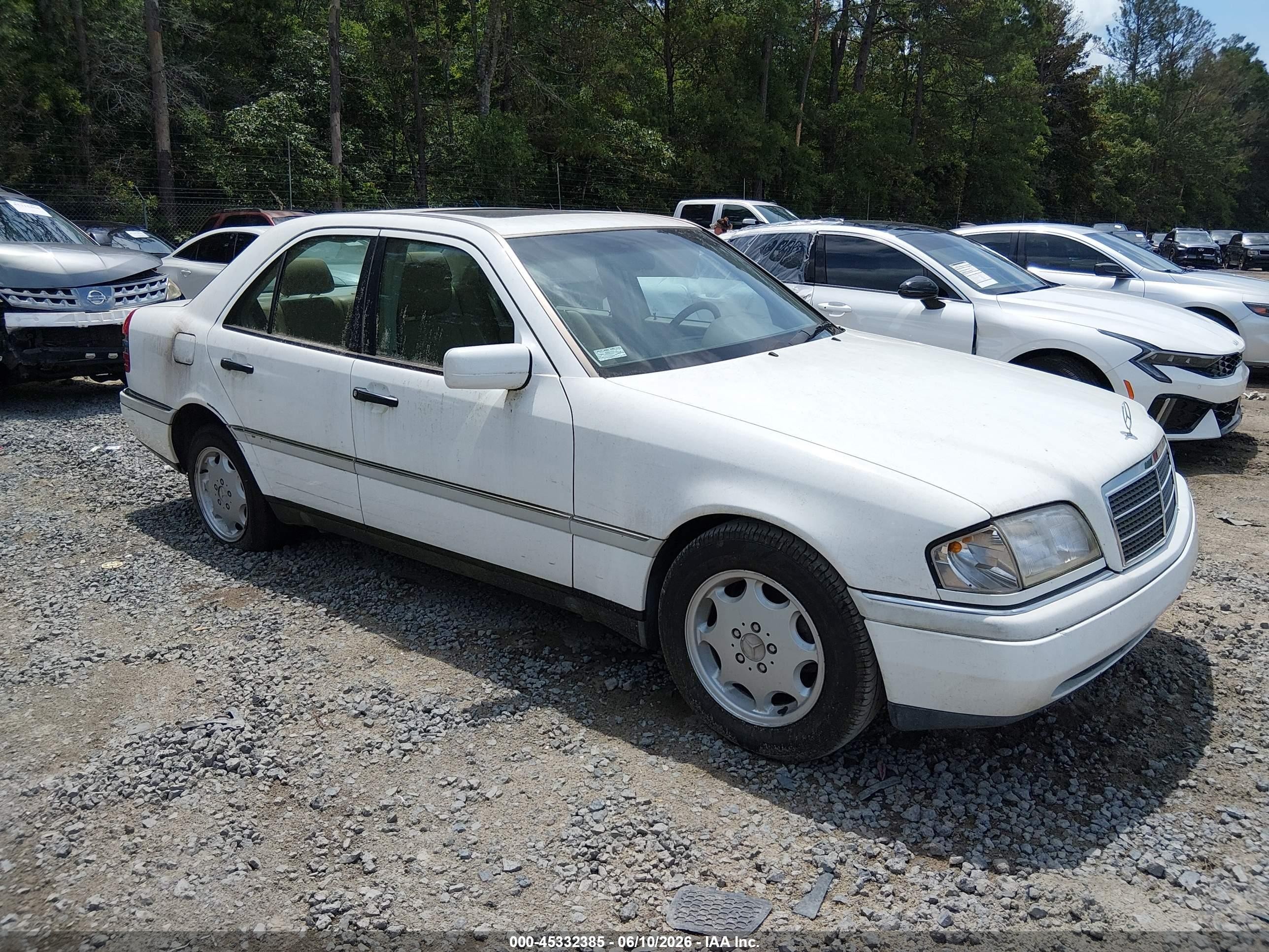 1997 Mercedes-Benz C 230/260/280/320, VIN WDBHA23E3VF493310 — Normal wear