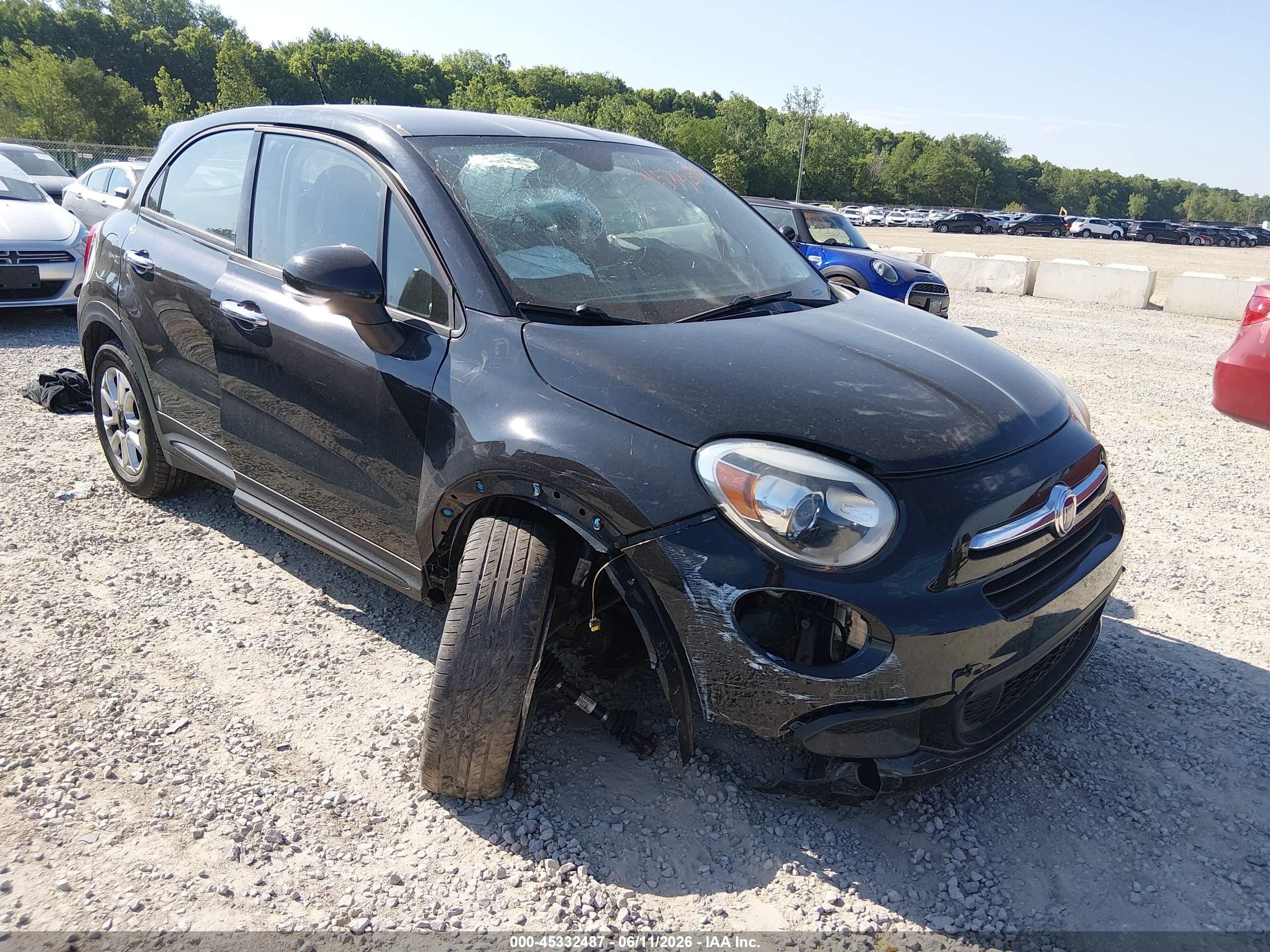 2017 FIAT 500X Pop, VIN ZFBCFXAB3HP532093 — Front end