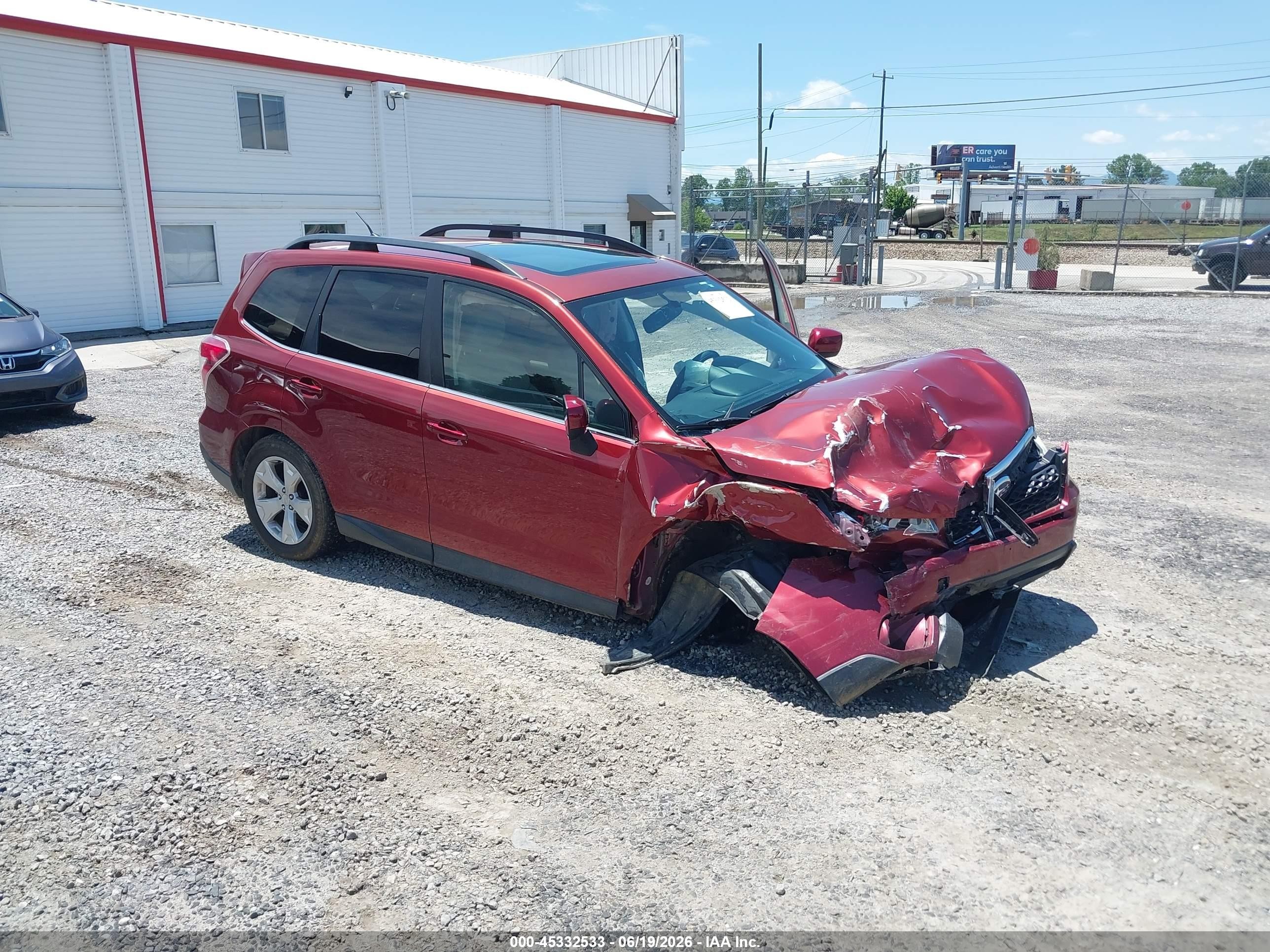 2015 Subaru Forester Limited, VIN JF2SJAHC1FH816169 — Front end