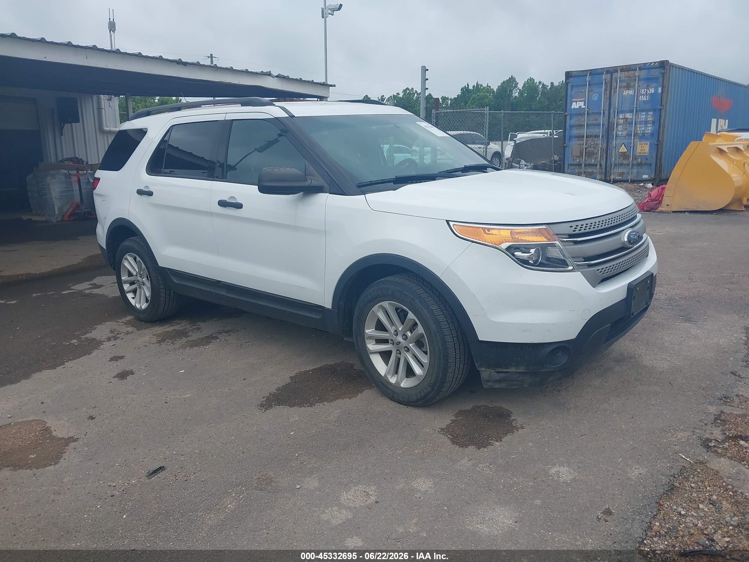 2015 Ford Explorer, VIN 1FM5K8B81FGC28649 — Normal wear