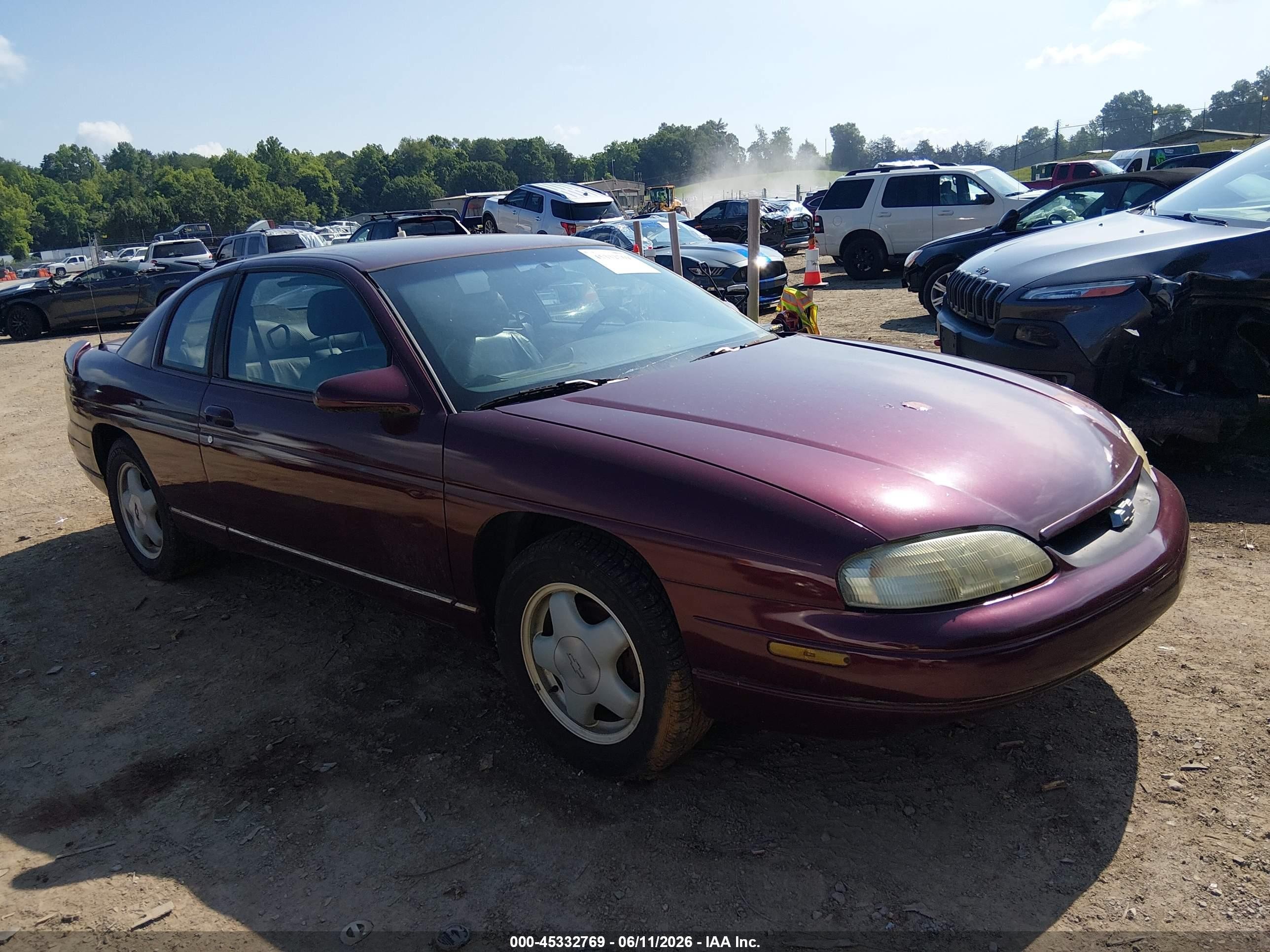 1996 Chevrolet Monte Carlo LS, VIN 2G1WW12M3T9255923 — Normal wear