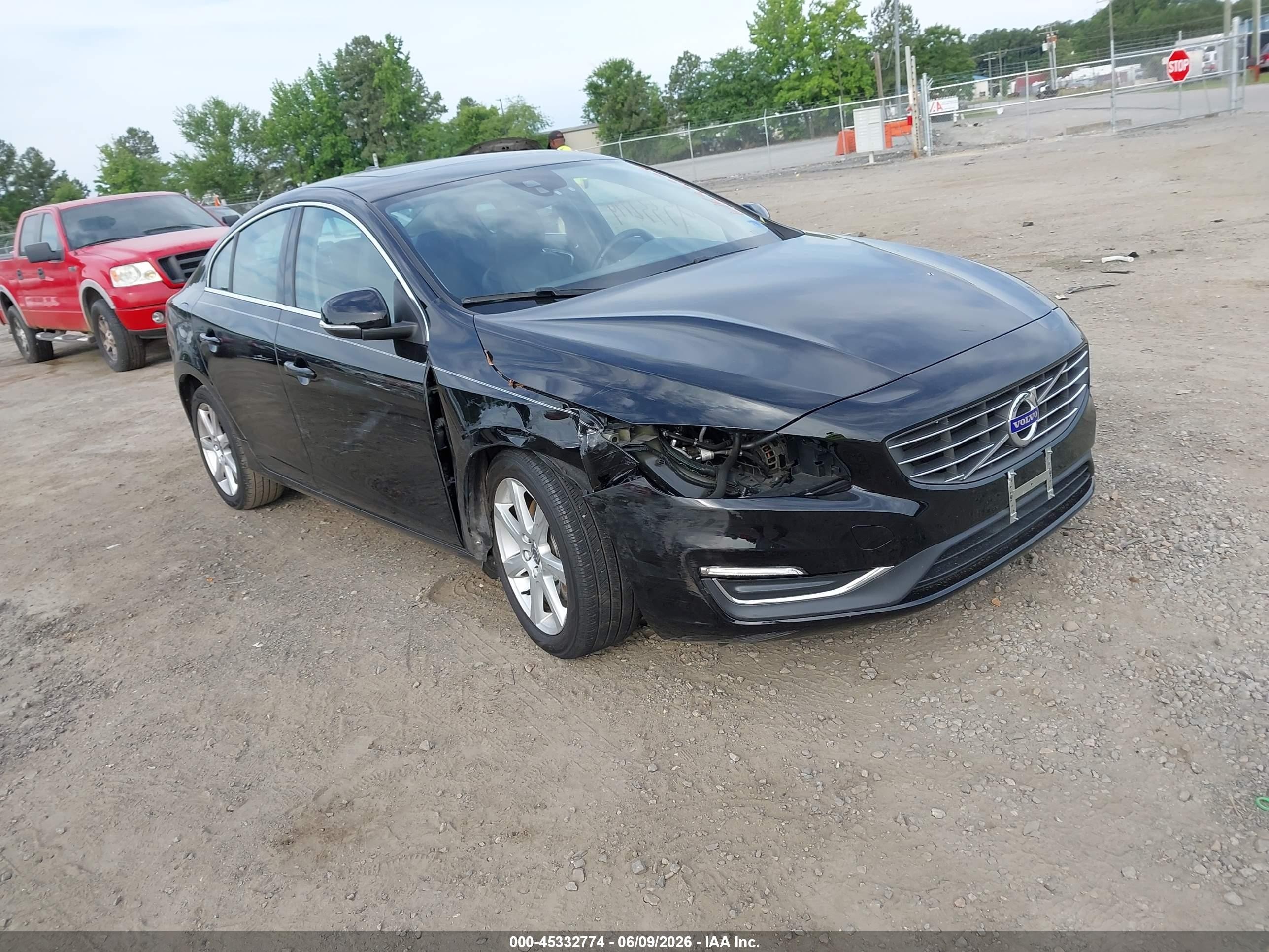 2016 Volvo S60 T5 Premier, VIN YV1612TK4G2409076 — Front end