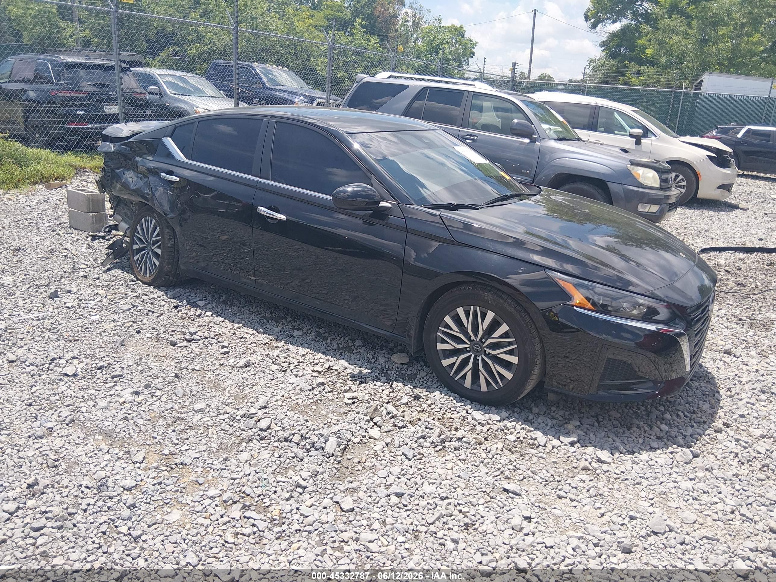 2023 Nissan Altima SV, VIN 1N4BL4DW0PN384113 — Rear end