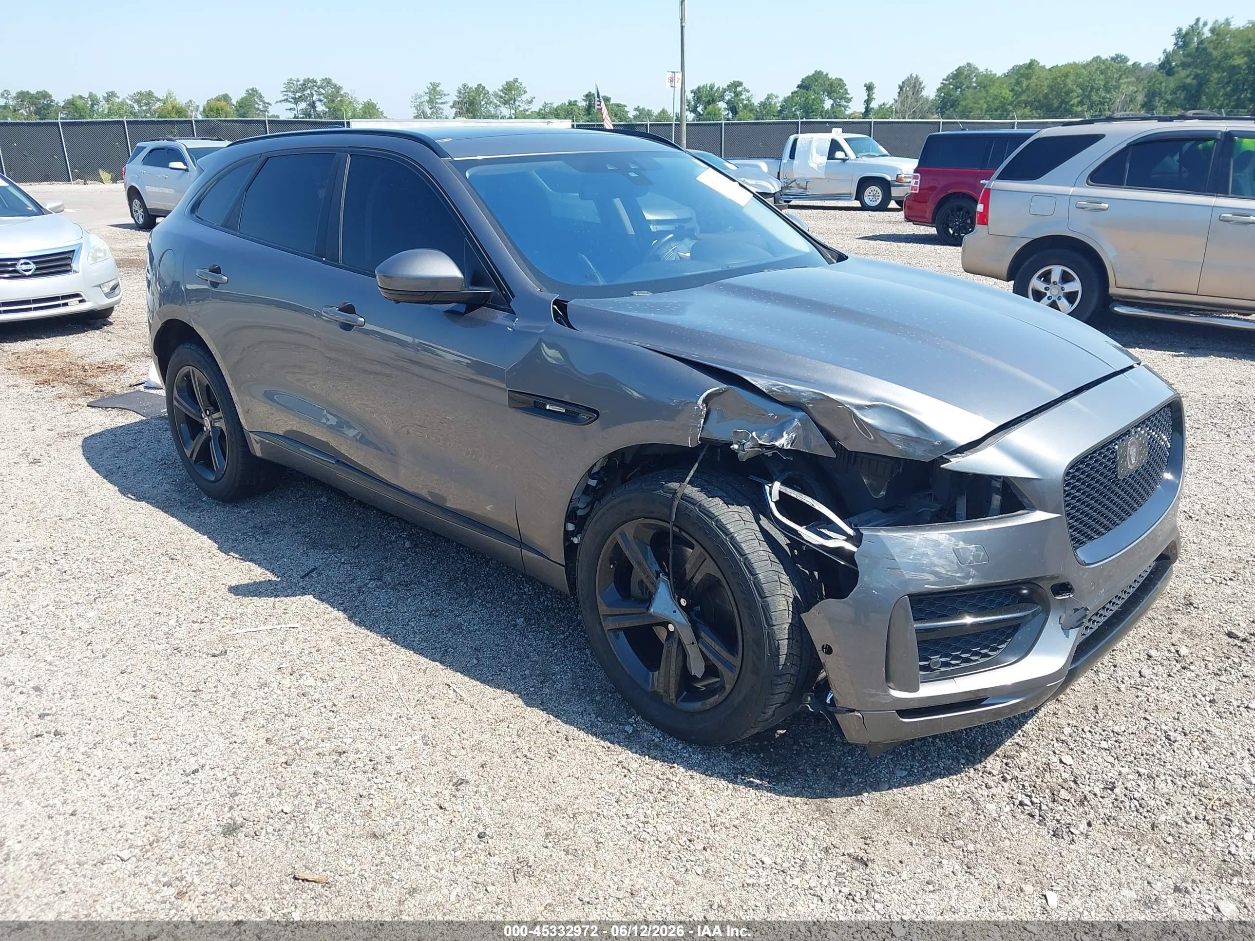 2018 Jaguar F-Pace 35t R-Sport, VIN SADCL2EV5JA246157 — Front end