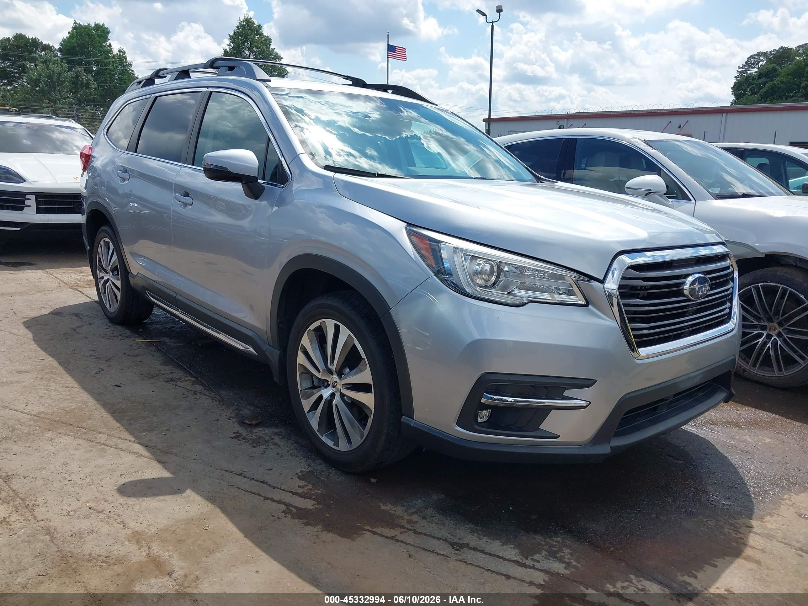 2020 Subaru Ascent Limited, VIN 4S4WMAJD0L3414402 — Side
