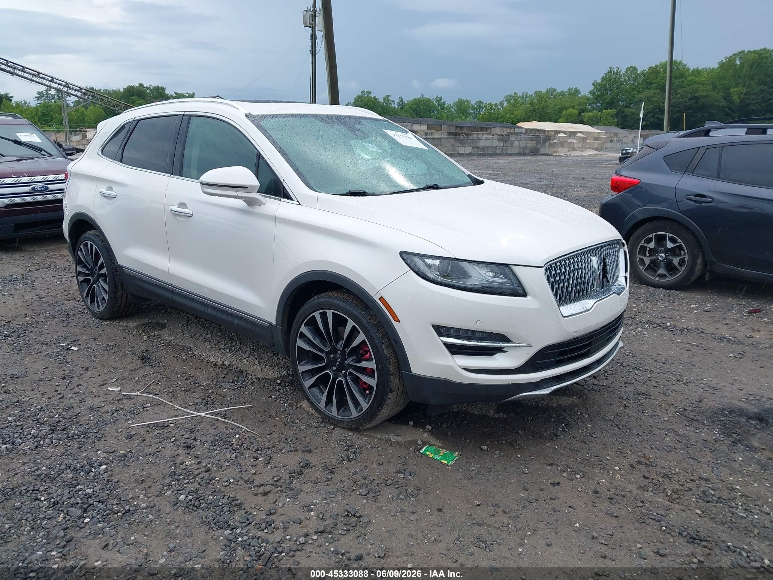 2019 Lincoln MKC Reserve, VIN 5LMTJ3DH5KUL34816 — Rear end