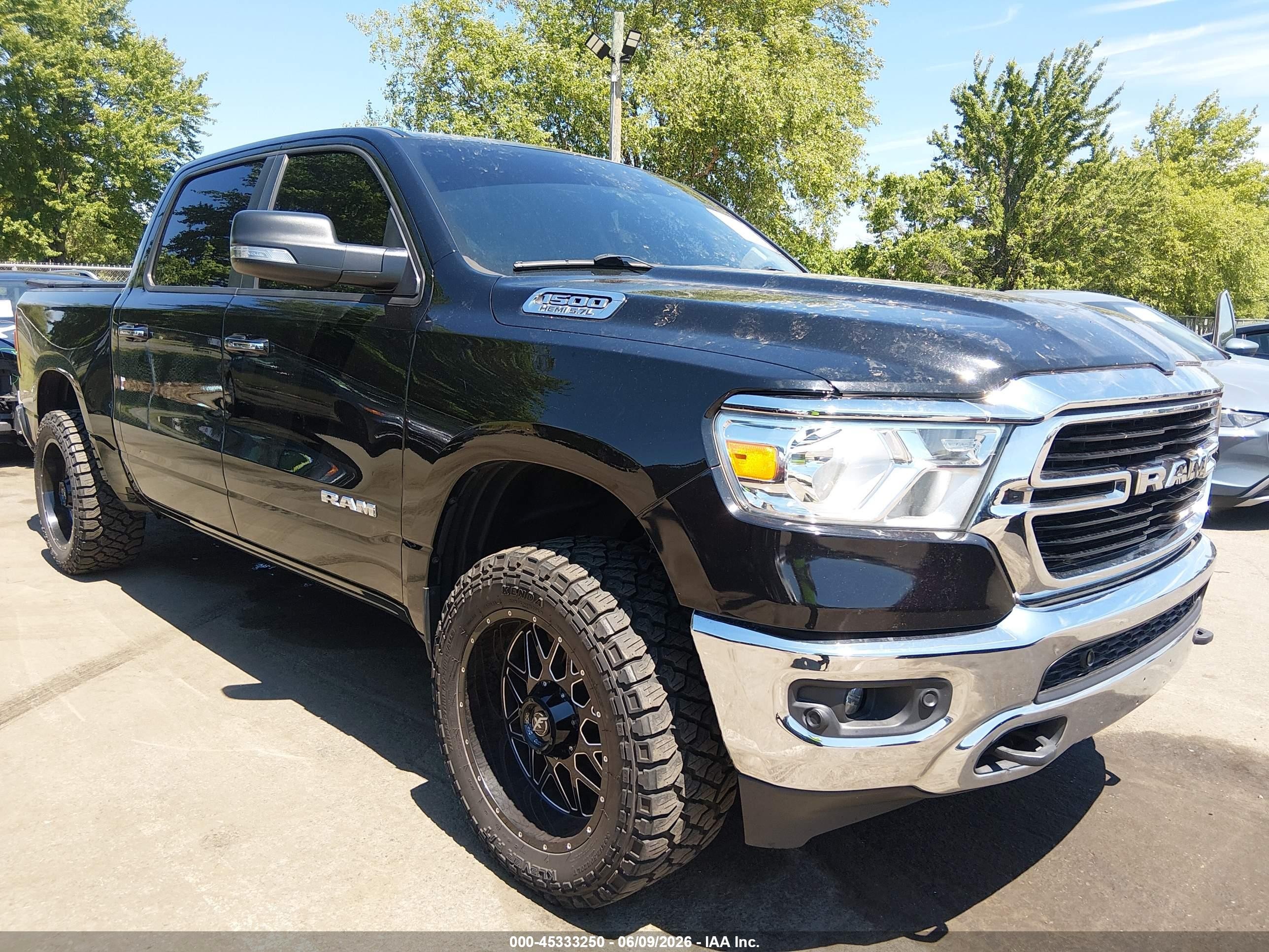 2020 Ram 1500 Big Horn, VIN 1C6SRFFT9LN275433 — Rear end