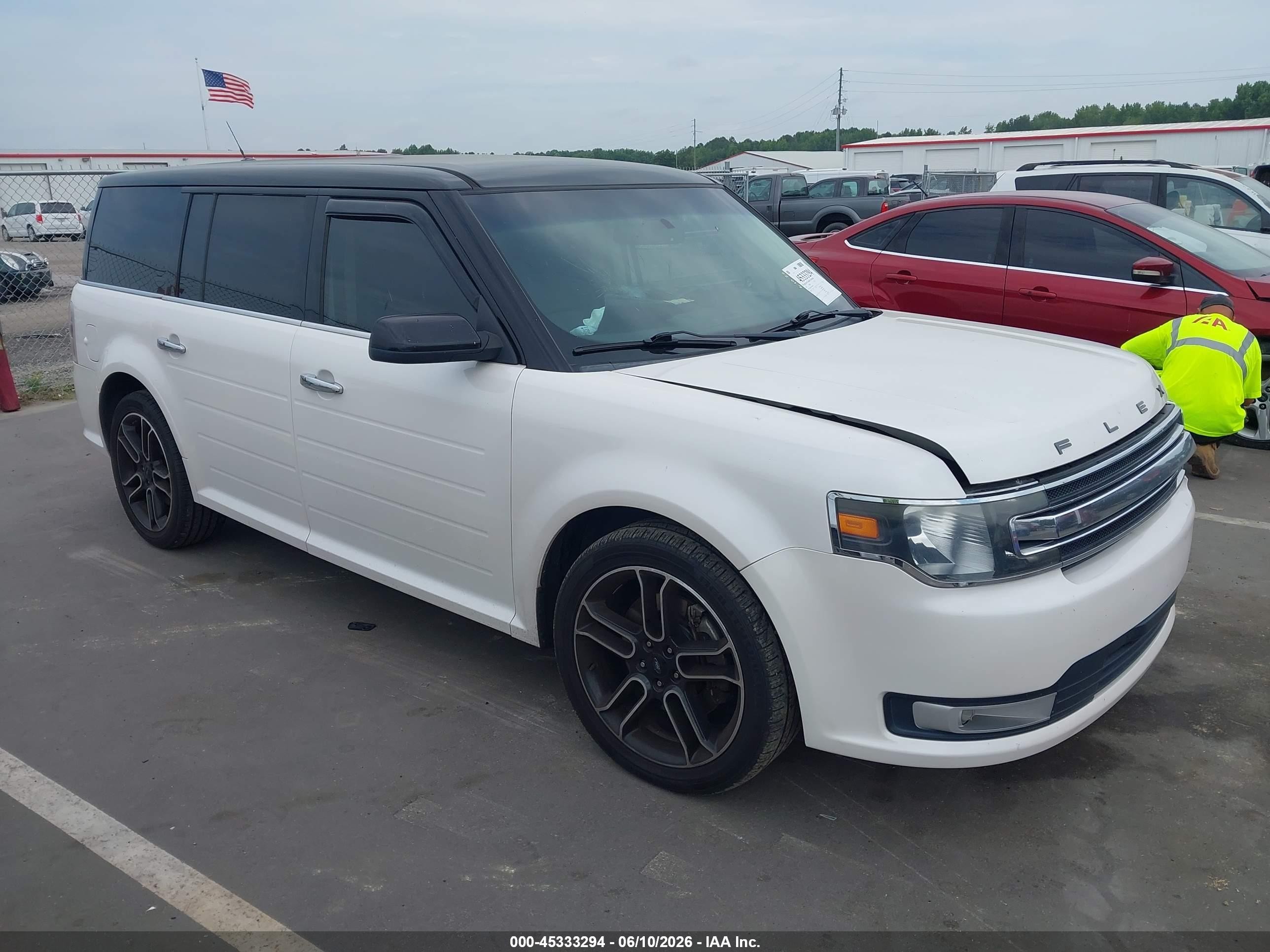 2015 Ford Flex SEL, VIN 2FMGK5C83FBA15800 — Перед