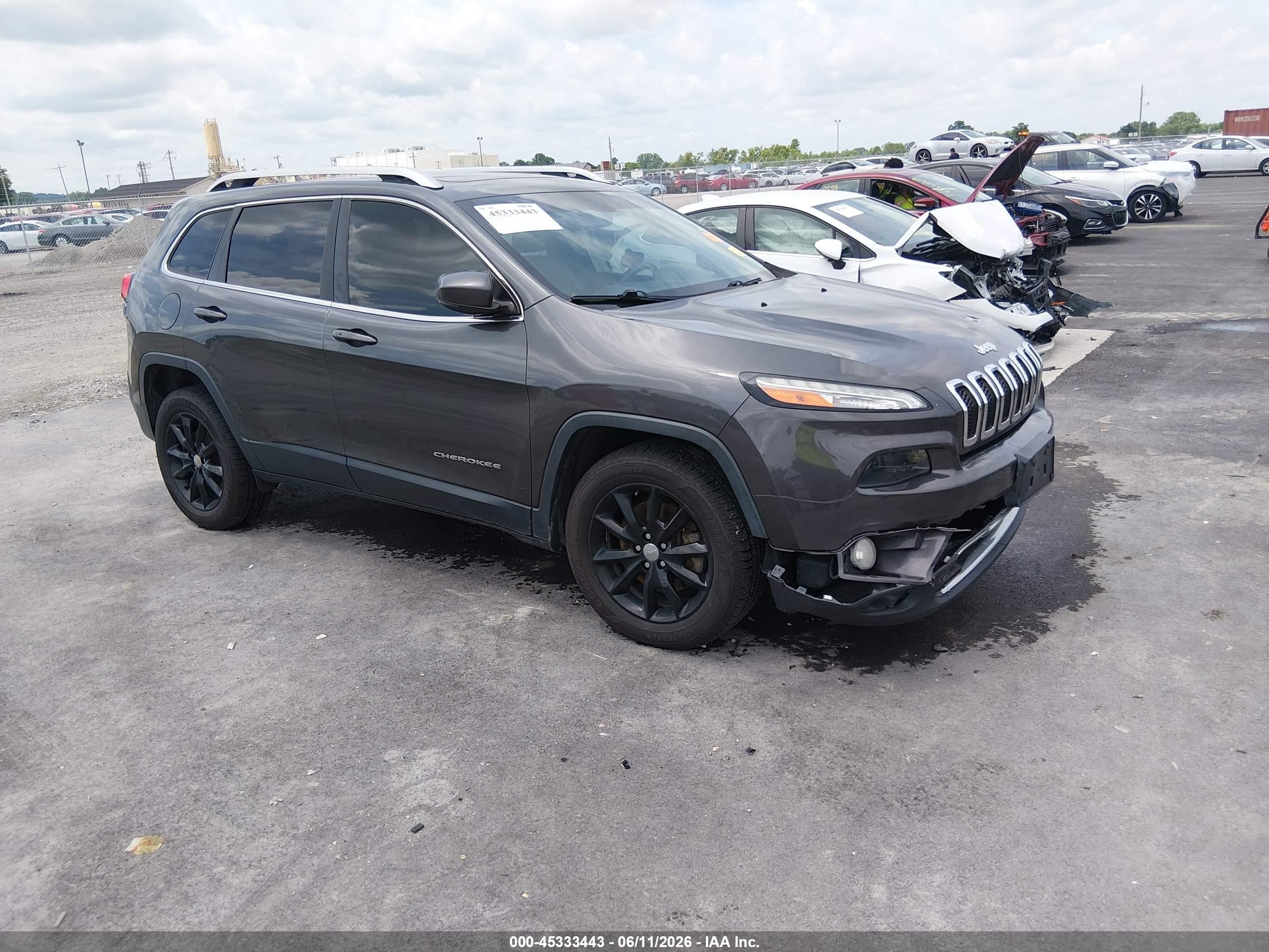 2015 Jeep Cherokee Limited, VIN 1C4PJMDS6FW704773 — Перед
