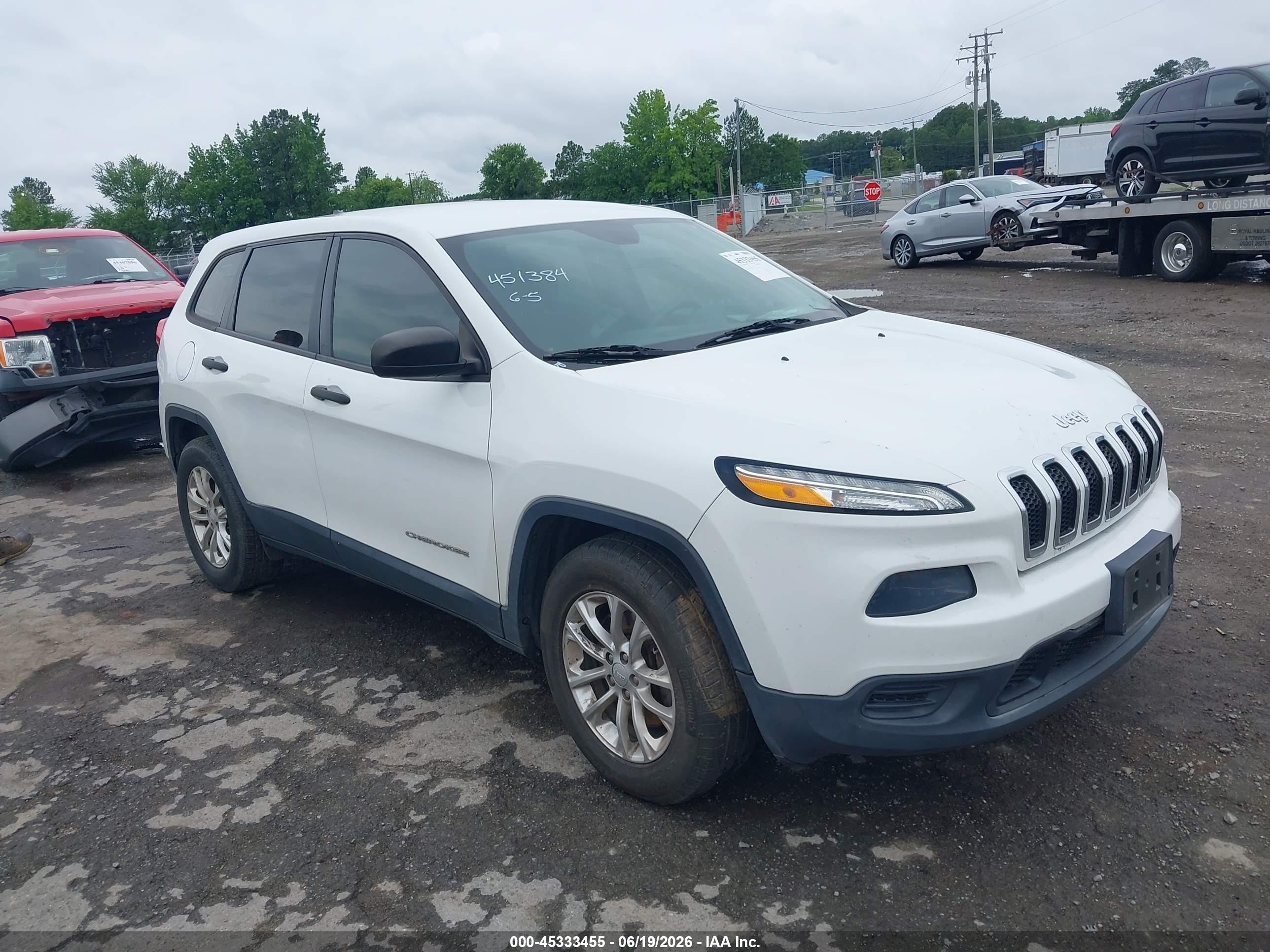 2017 Jeep Cherokee Altitude, VIN 1C4PJMAS3HW503632 — Front end