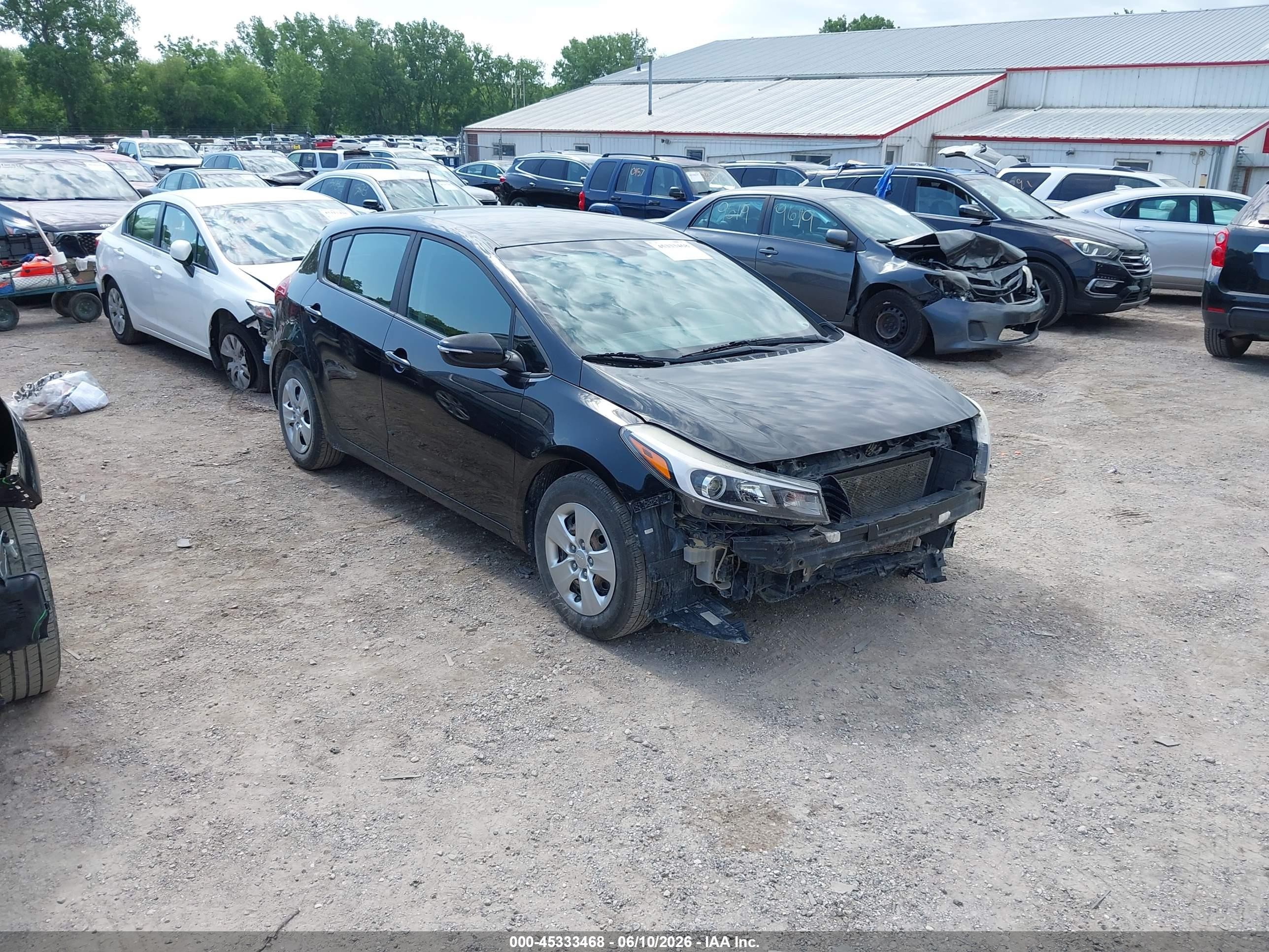 2017 Kia Forte LX, VIN KNAFK5A8XH5690504 — Front end