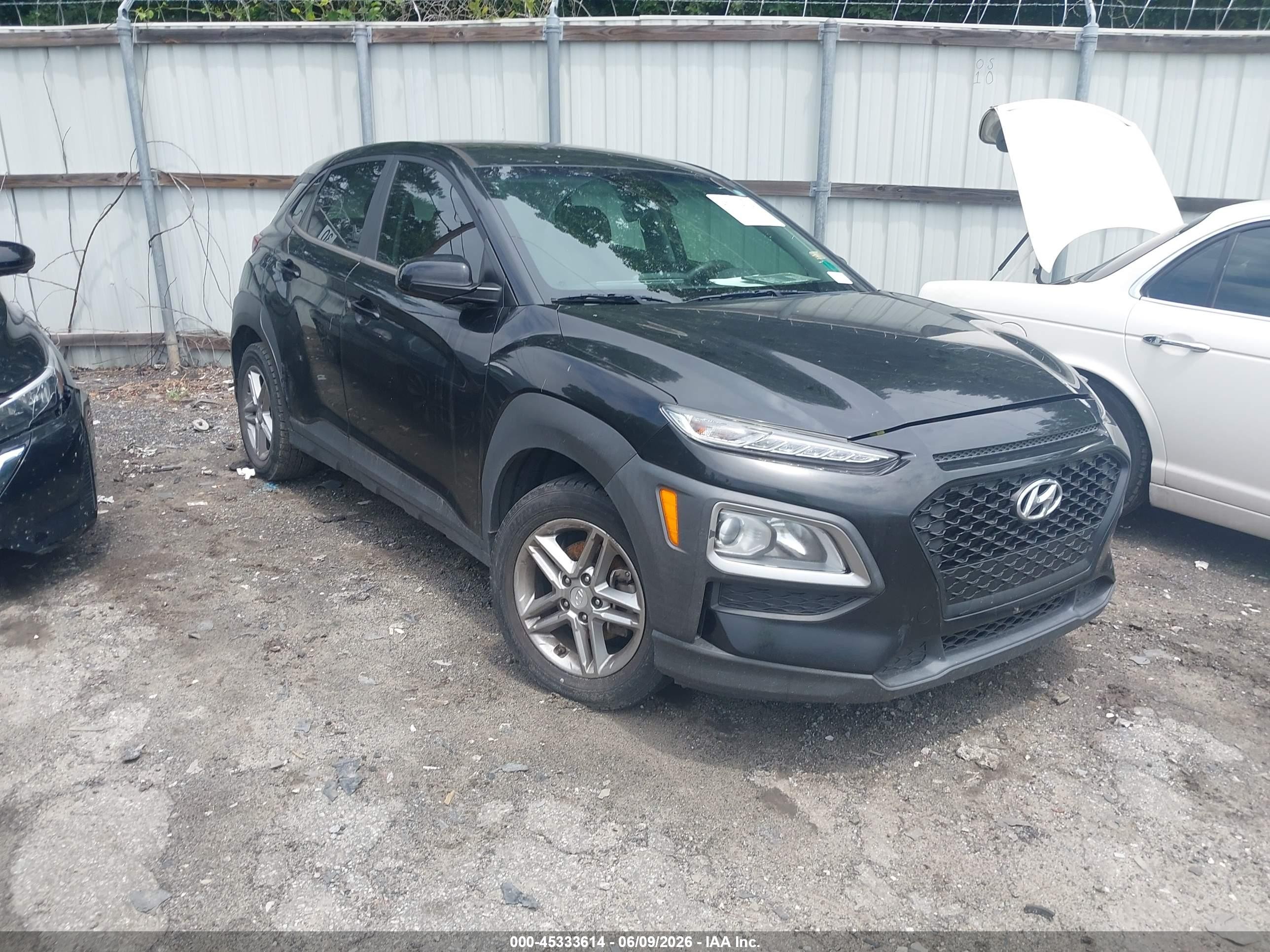 2020 Hyundai Kona SE, VIN KM8K12AA9LU570290 — Front end