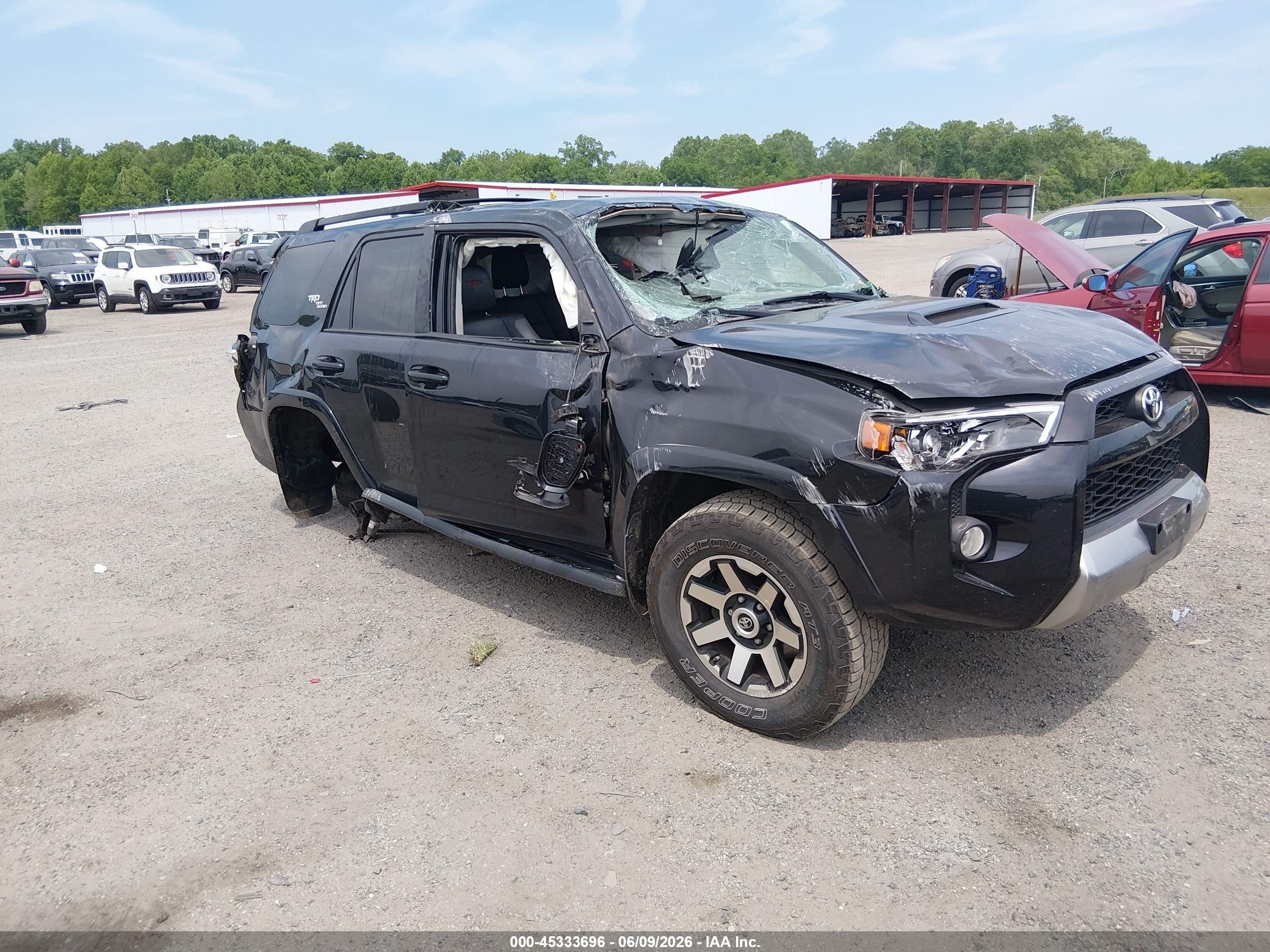 2019 Toyota 4Runner TRD Off Road Premium, VIN JTEBU5JR5K5719110 — All over