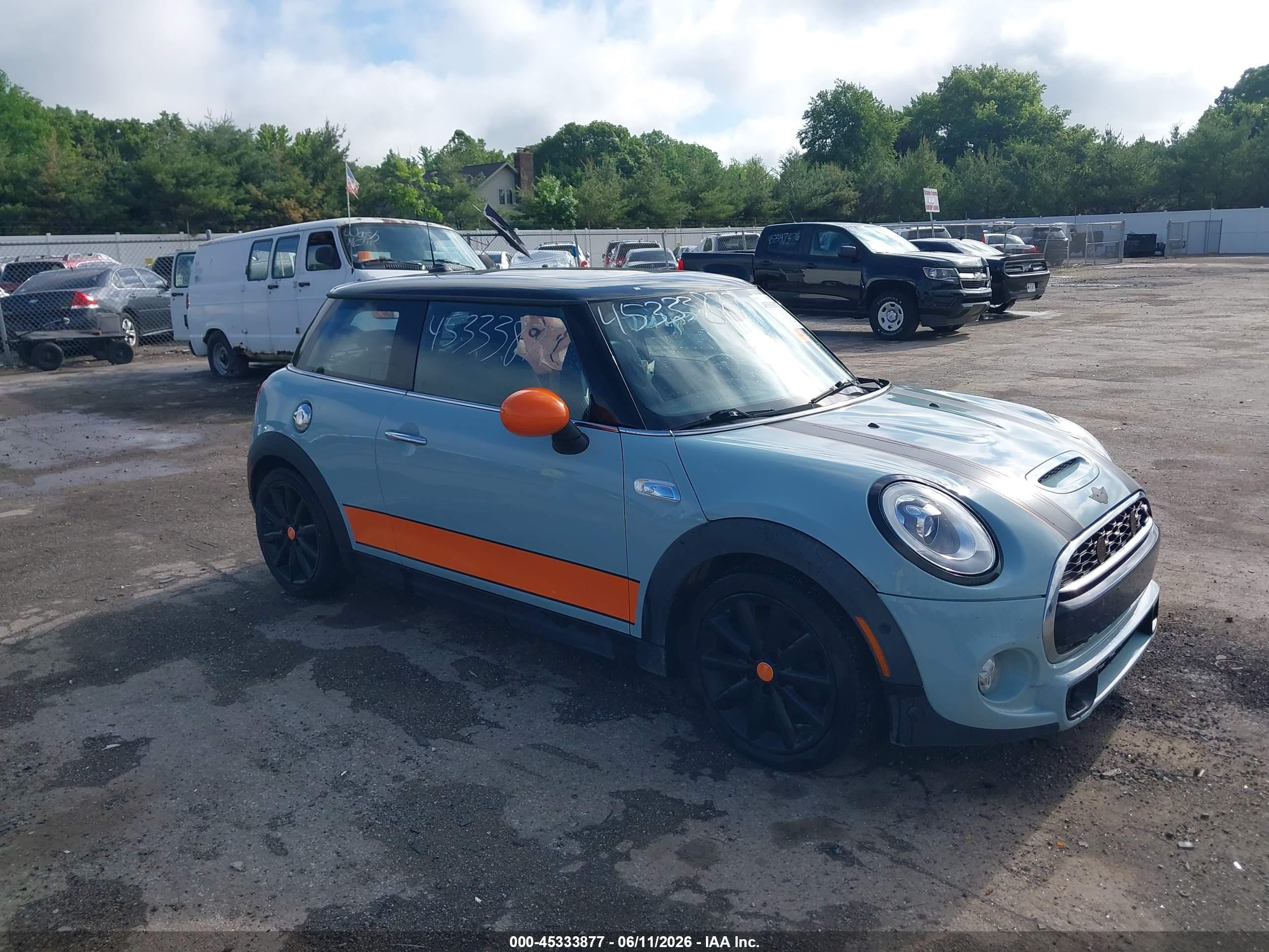 2018 MINI Hardtop Cooper S, VIN WMWXP7C5XJ2A47651 — Side