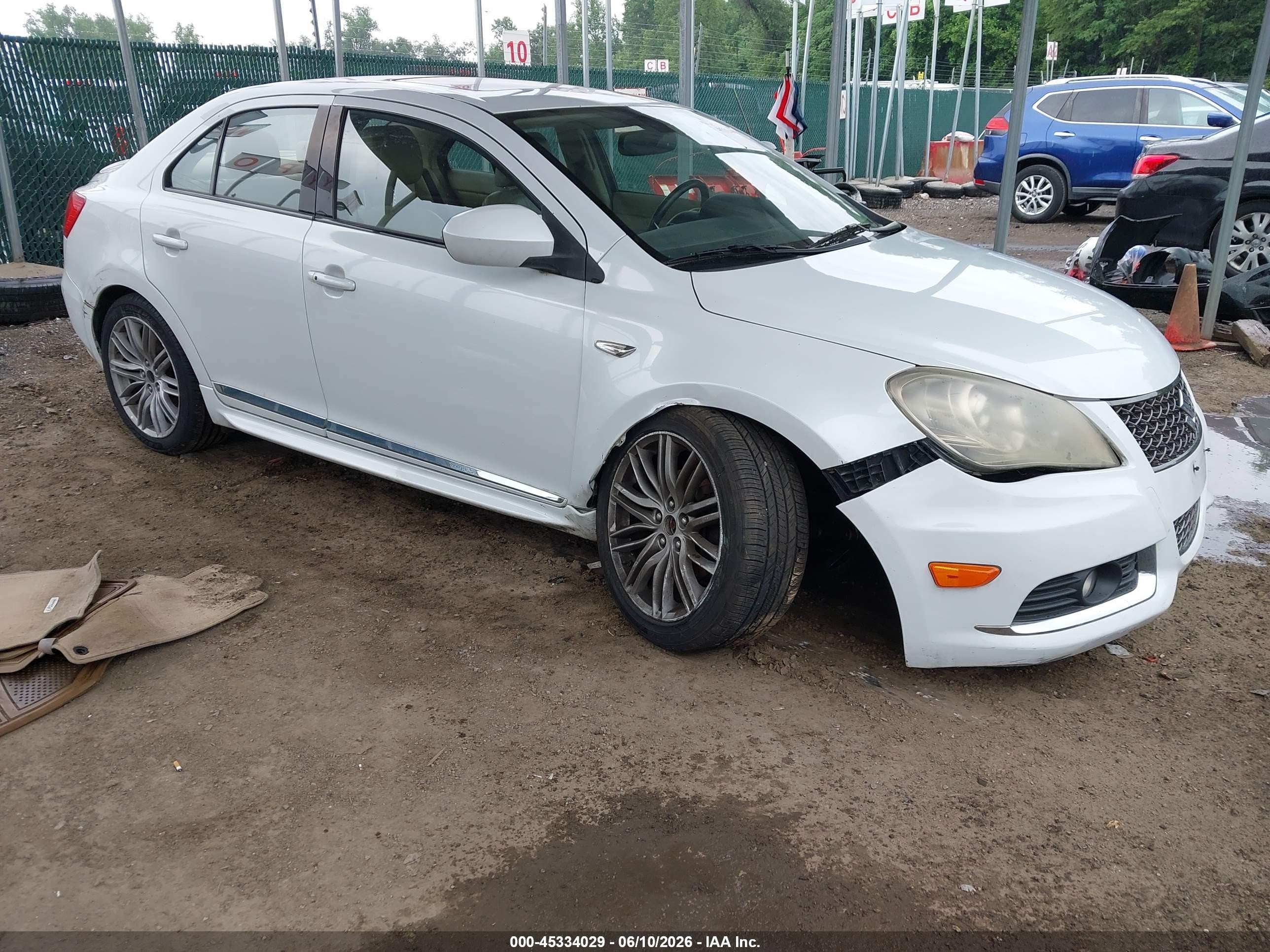 2012 Suzuki Kizashi SLS Sport, VIN JS2RF9A84C6100074 — Front end