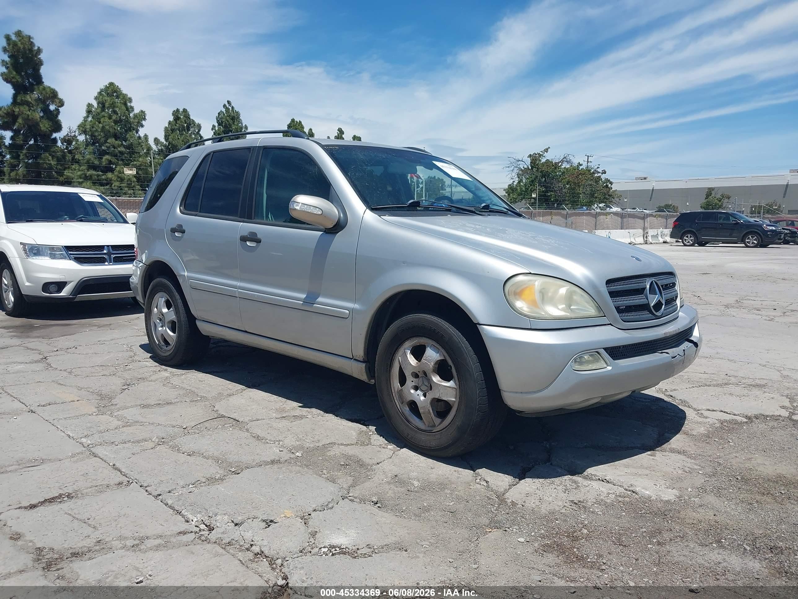 2003 Mercedes-Benz M 350, VIN 4JGAB57E43A440181 — Normal wear