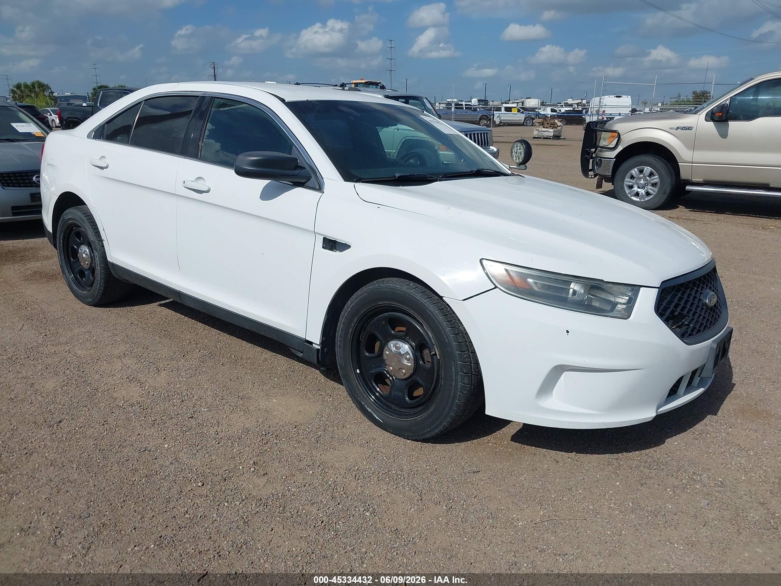2016 Ford Police Interceptor, VIN 1FAHP2MK9GG154980 — Front end