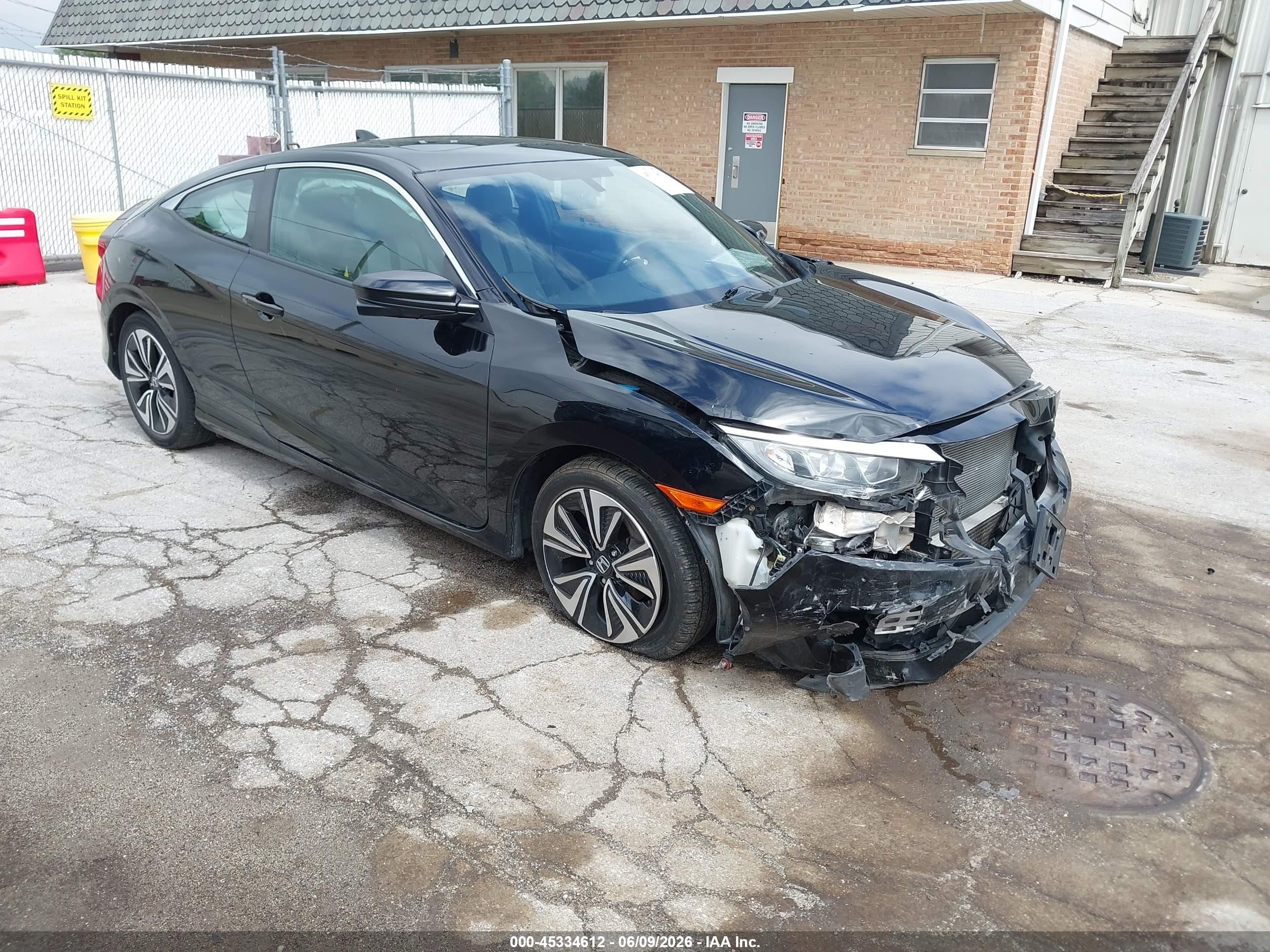 2017 Honda Civic EX-T, VIN 2HGFC3B30HH350294 — Перед