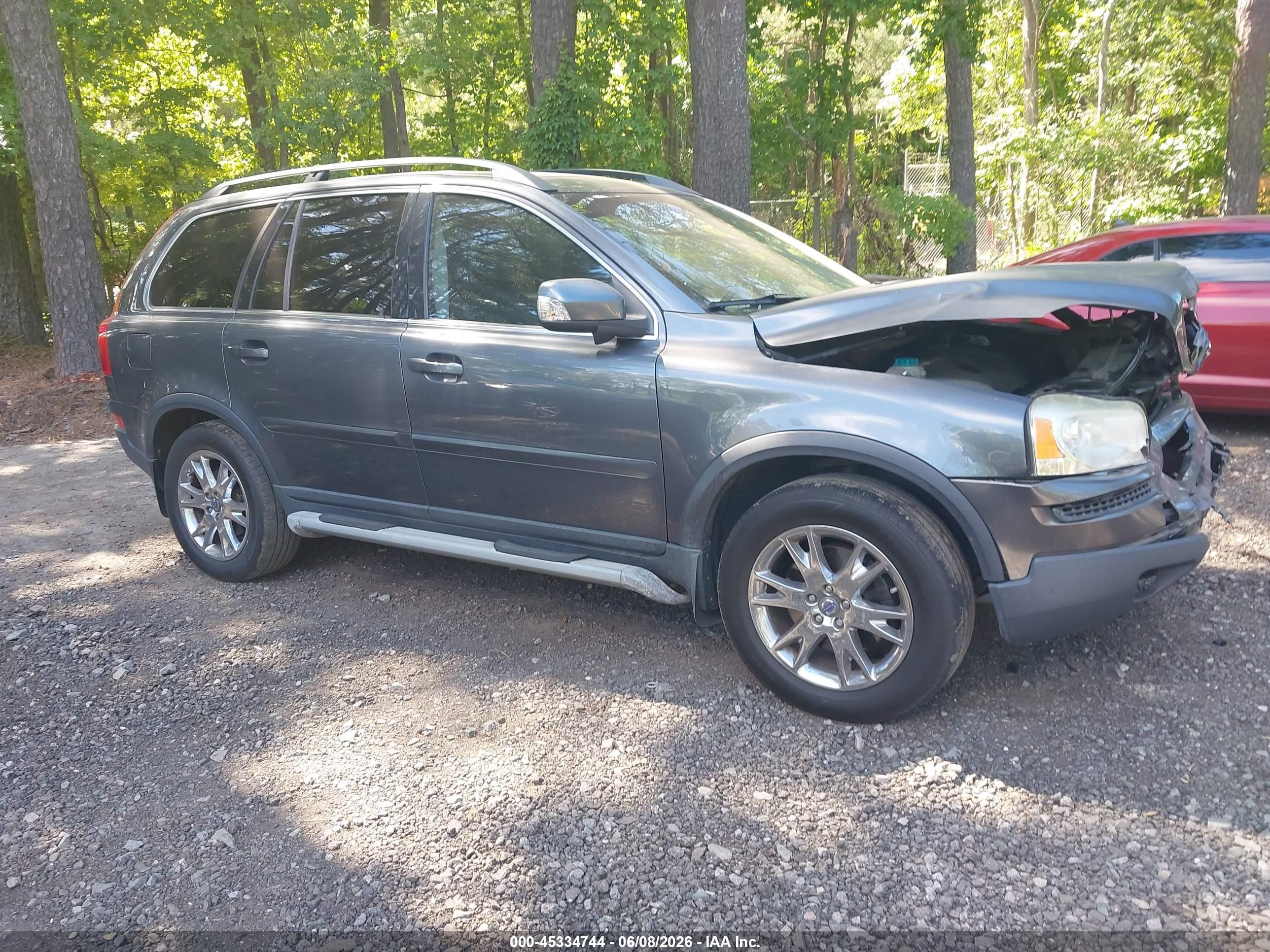 2010 Volvo XC90 I6, VIN YV4982CZ6A1544131 — Front end