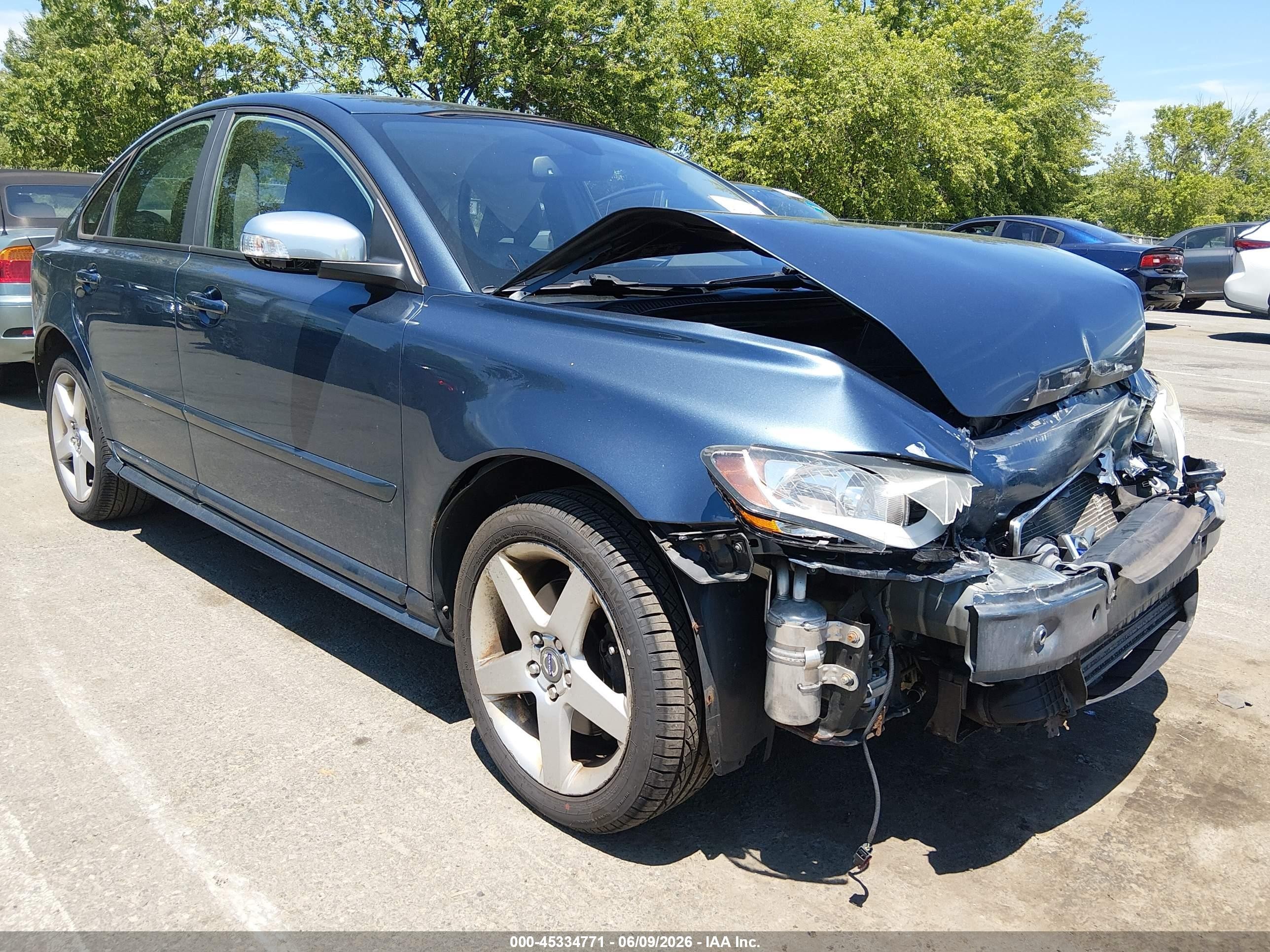 2009 Volvo S40 R-Design, VIN YV1MH672292467257 — Перед