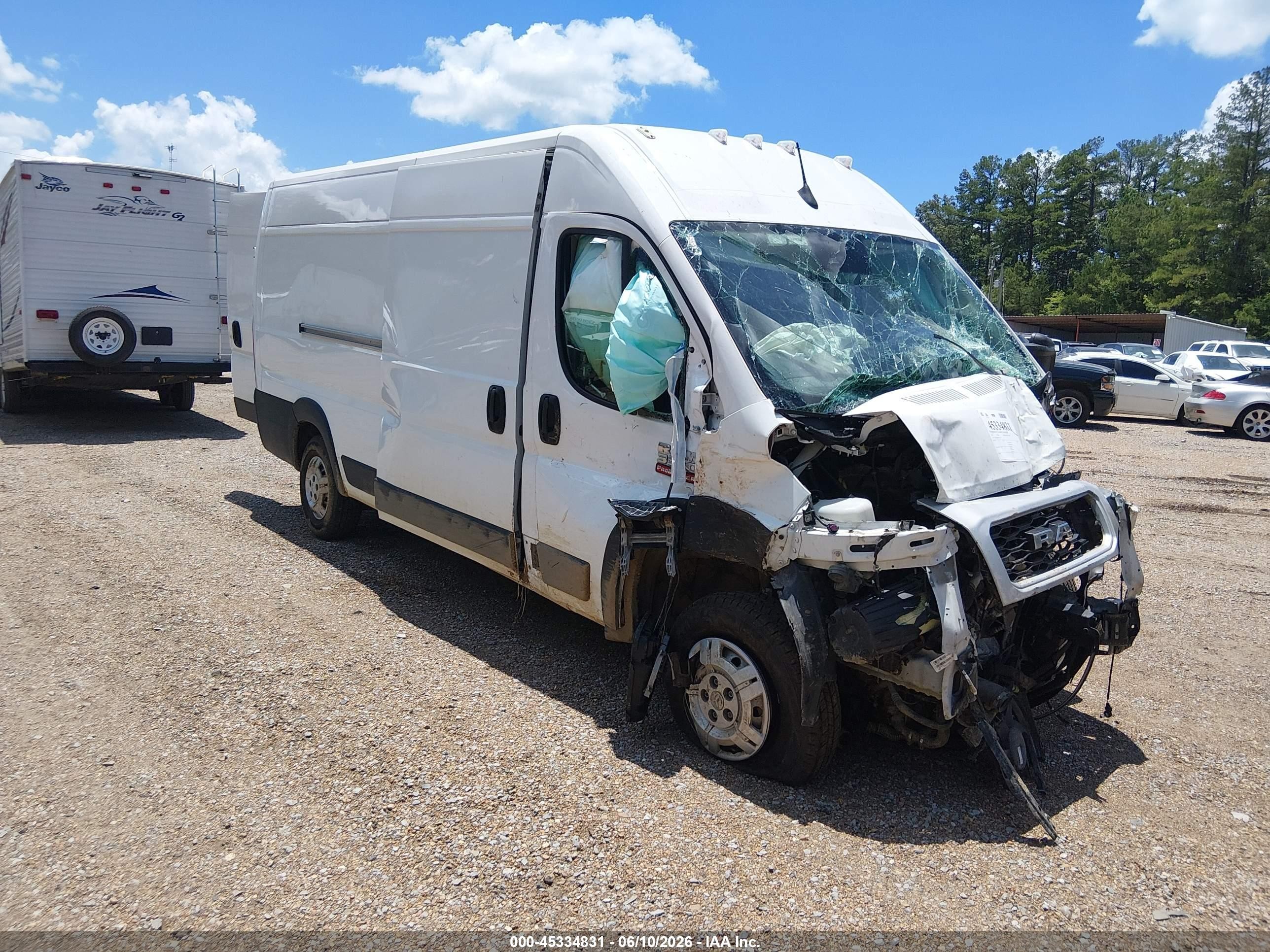 2022 Ram ProMaster Cargo, VIN 3C6MRVJG9NE131014 — Front end