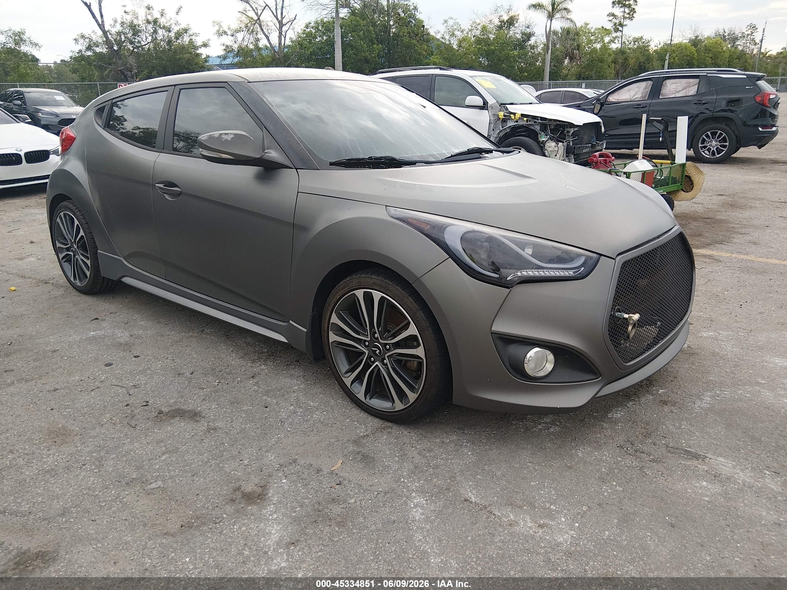 2016 Hyundai Veloster Turbo, VIN KMHTC6AE3GU265639 — Auction photo