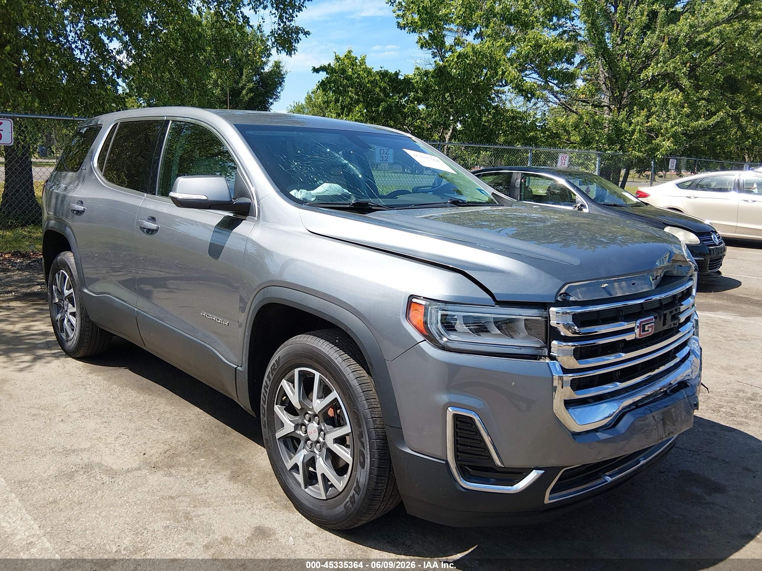 2020 GMC Acadia SLE, VIN 1GKKNKLA0LZ160779 — Перед
