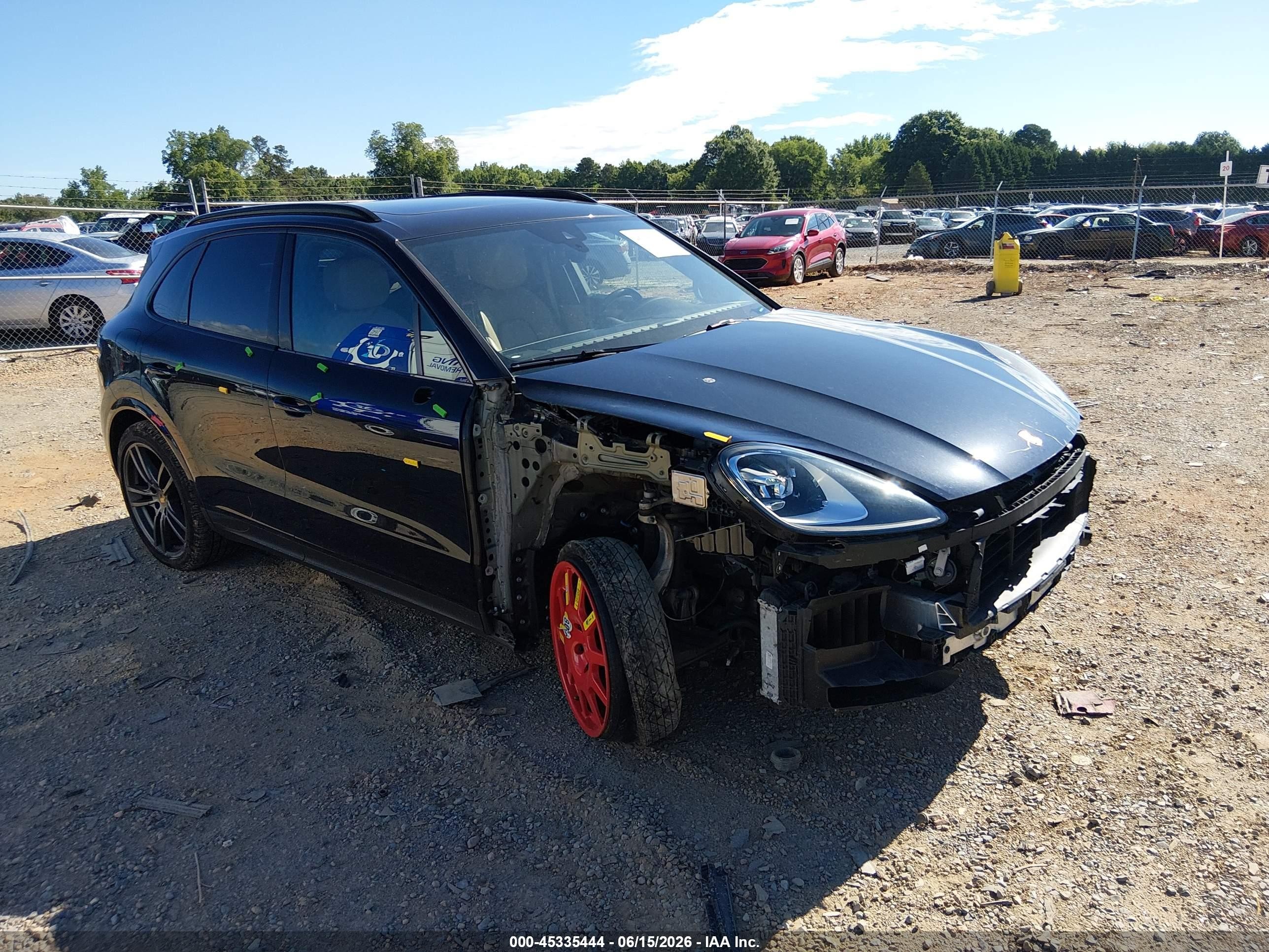 2023 Porsche Cayenne, VIN WP1AA2AY2PDA07986 — Front end