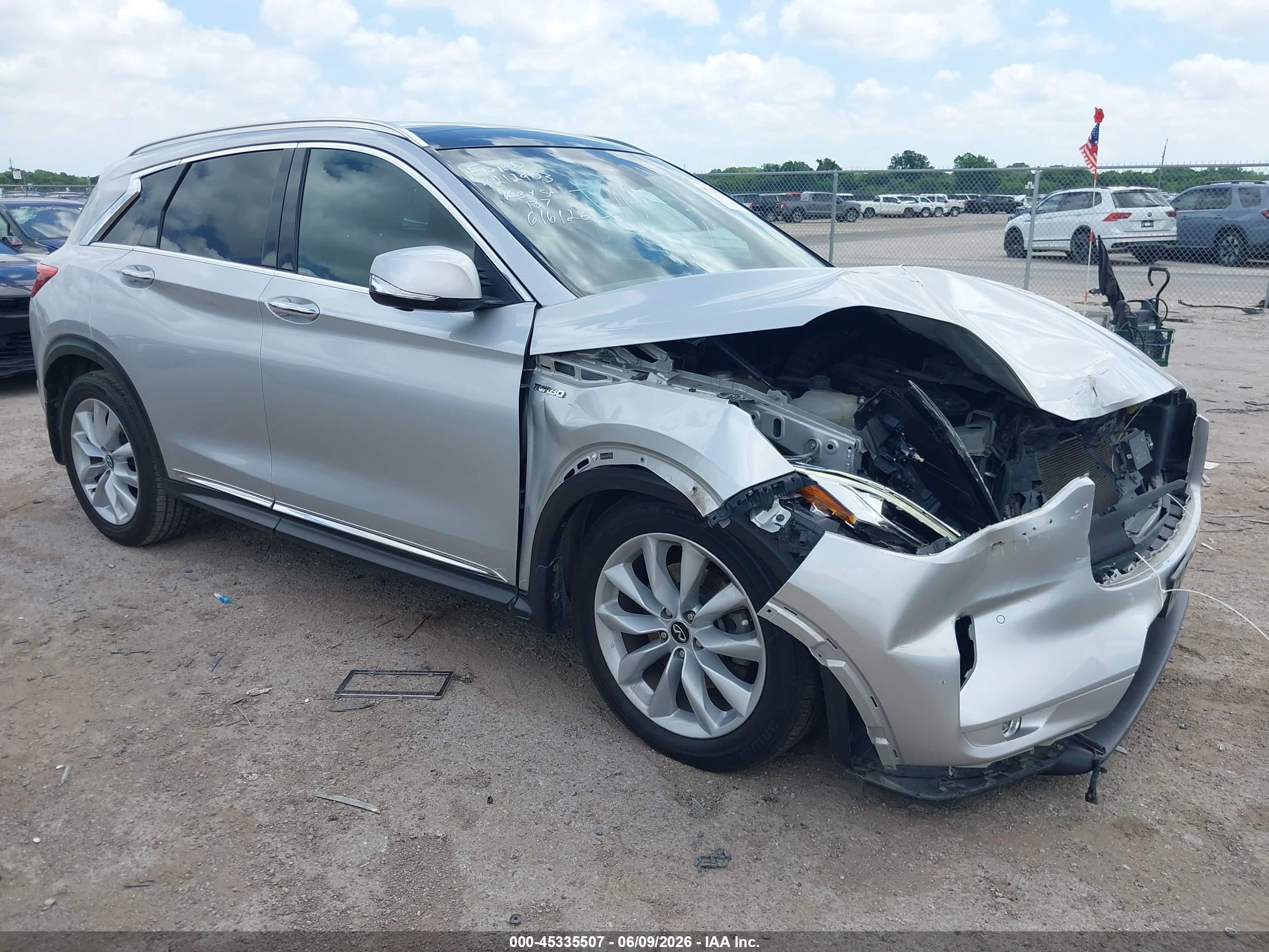 2019 Infiniti QX50 Luxe, VIN 3PCAJ5M19KF119851 — Перед