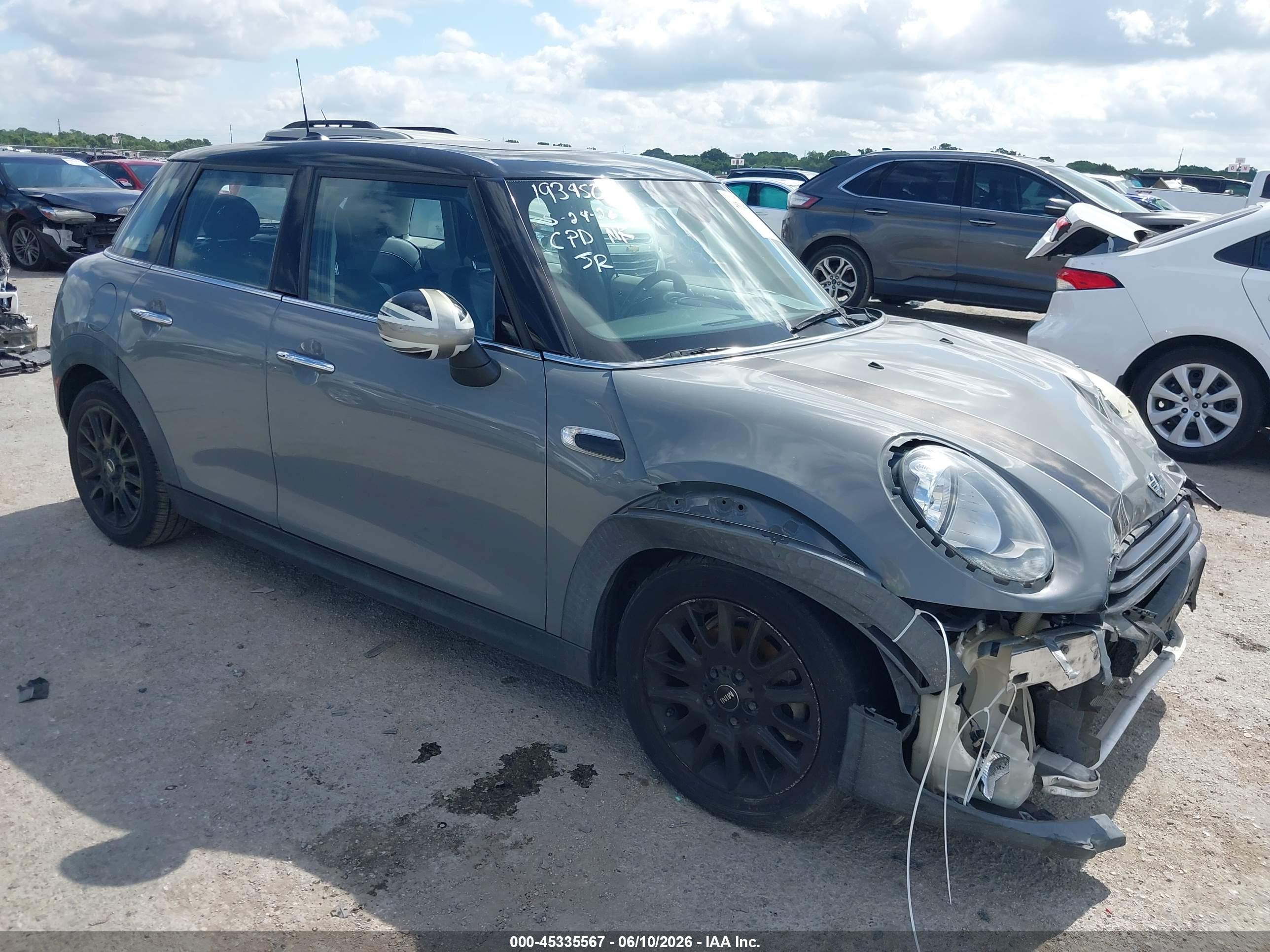2016 MINI Hardtop 4 Door, VIN WMWXU1C56G2D12497 — Front end