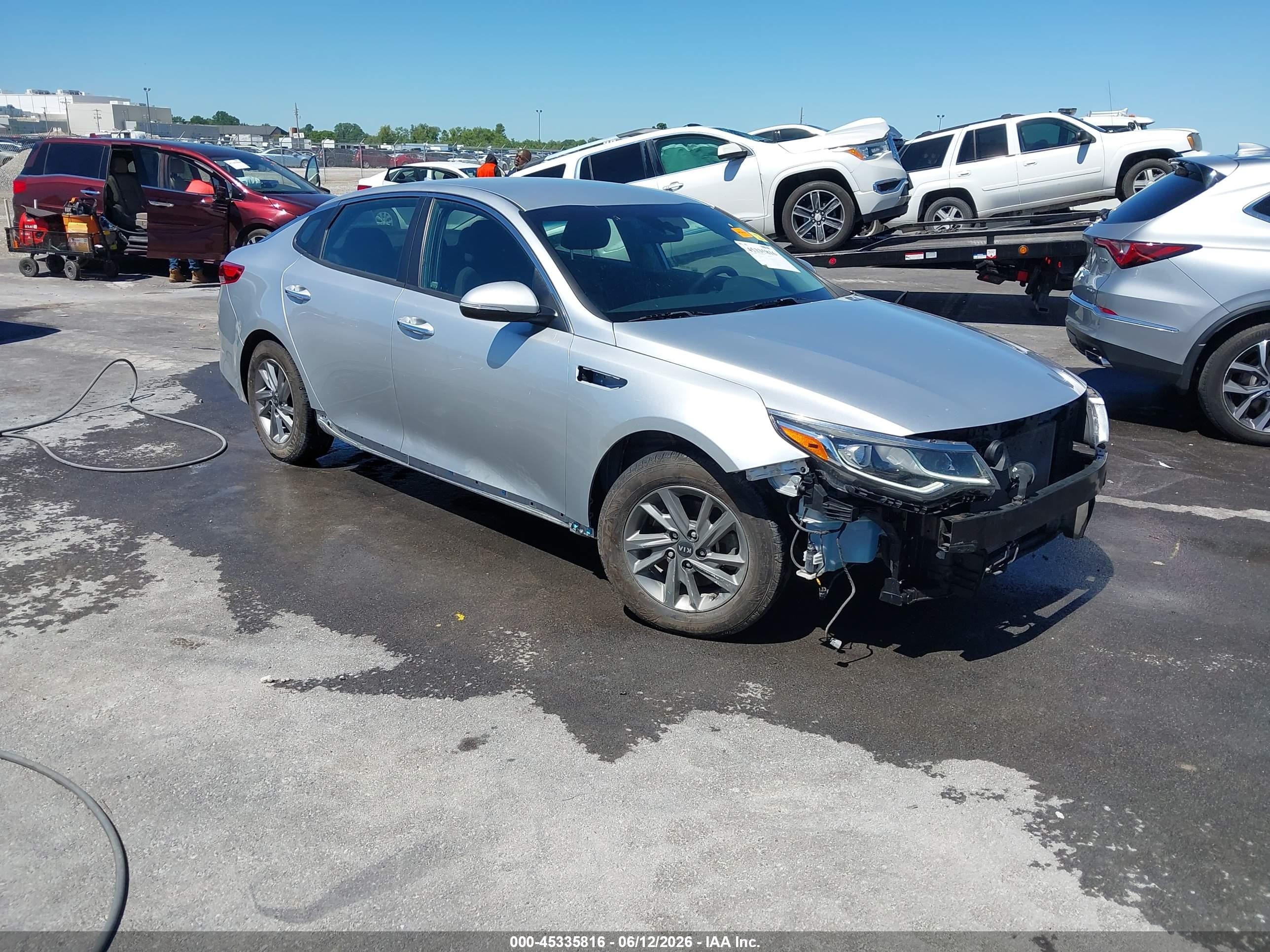 2019 Kia Optima LX, VIN 5XXGT4L31KG283853 — Front end