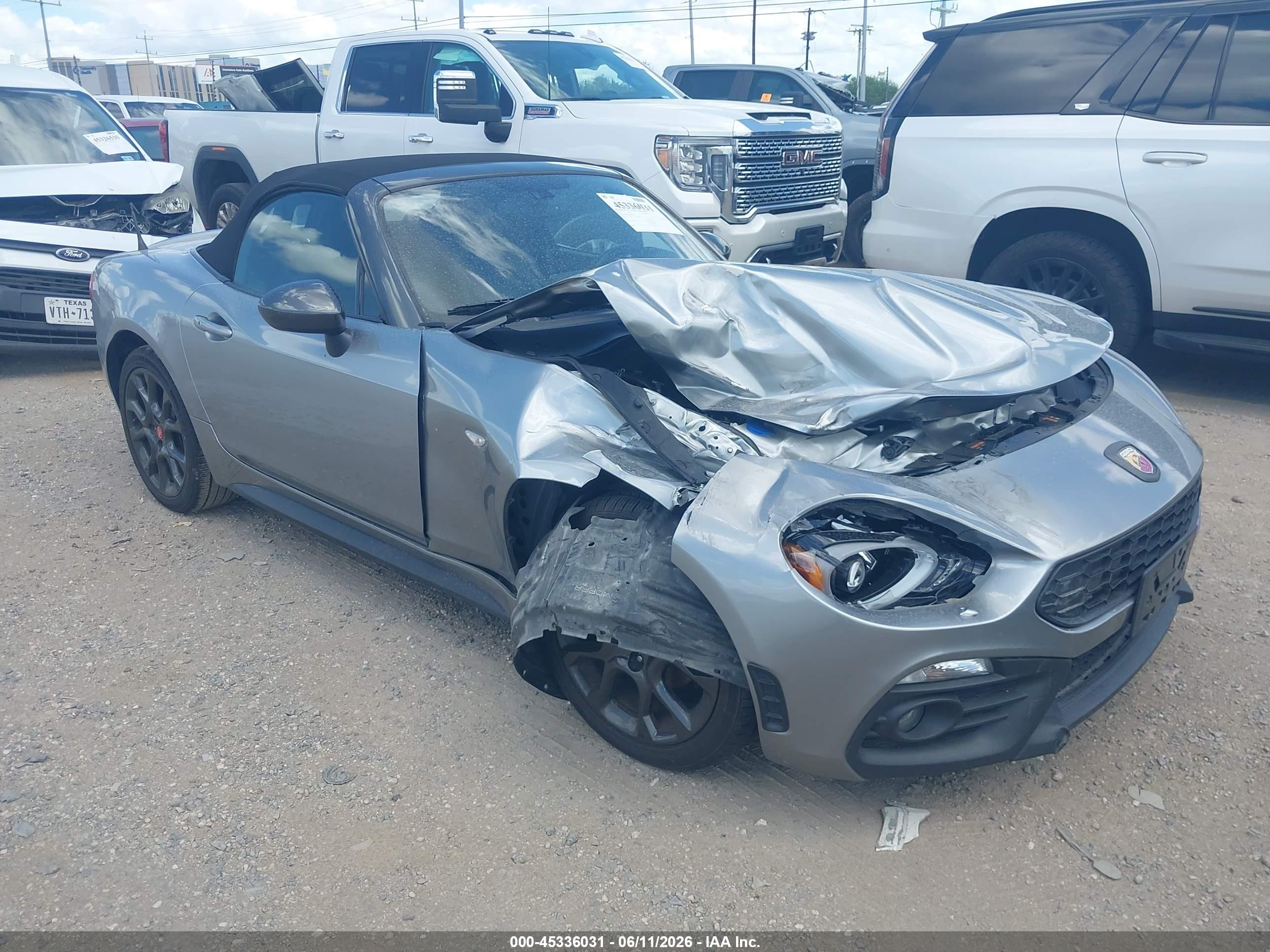 2017 FIAT 124 Spider Elaborazione Abarth, VIN JC1NFAEK2H0119486 — Front end