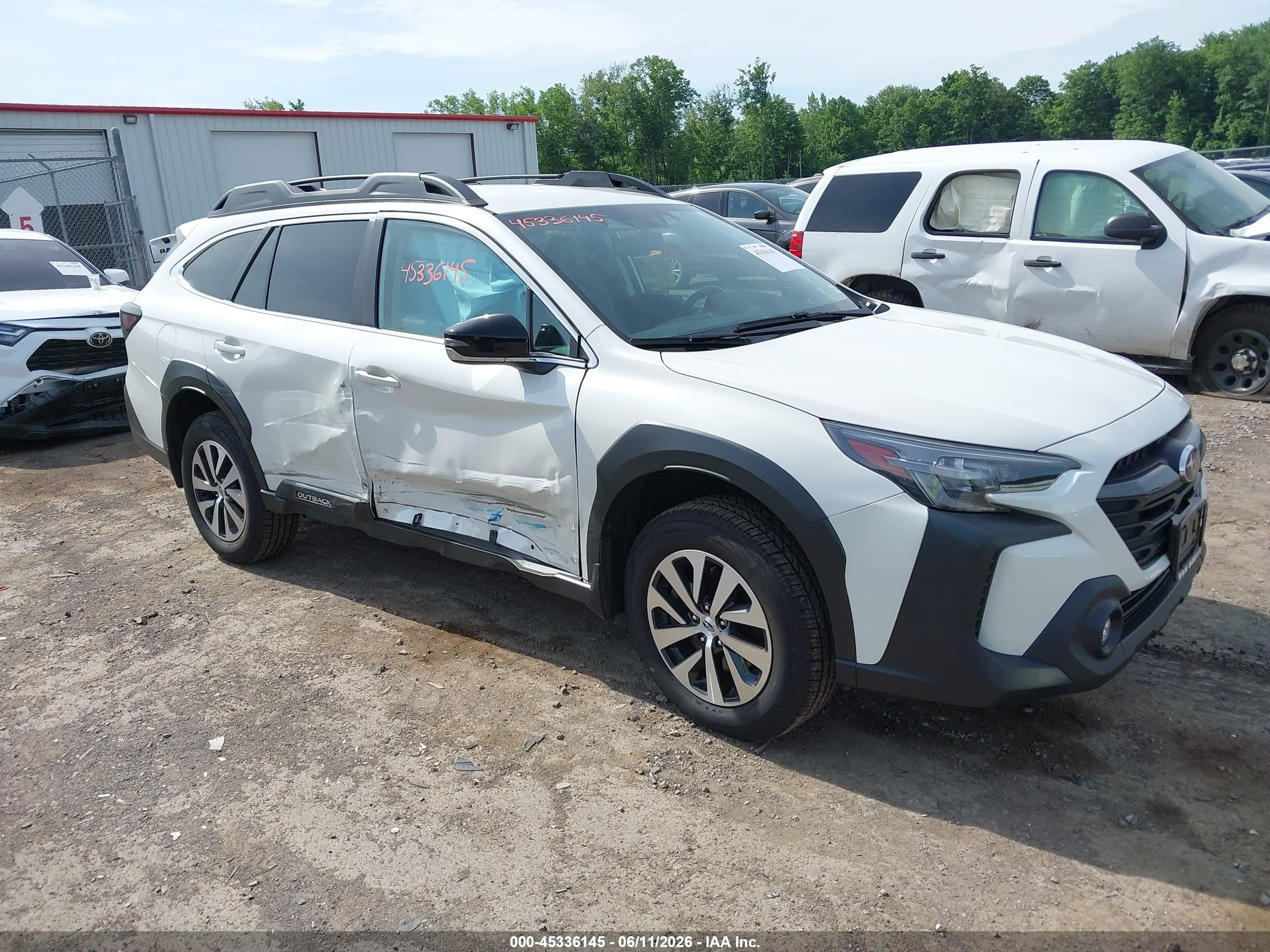 2023 Subaru Outback Premium, VIN 4S4BTADC5P3157182 — Side